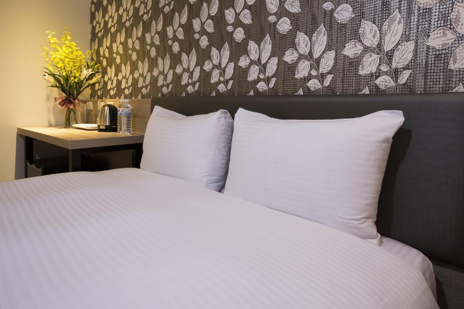 Queens Hotel II