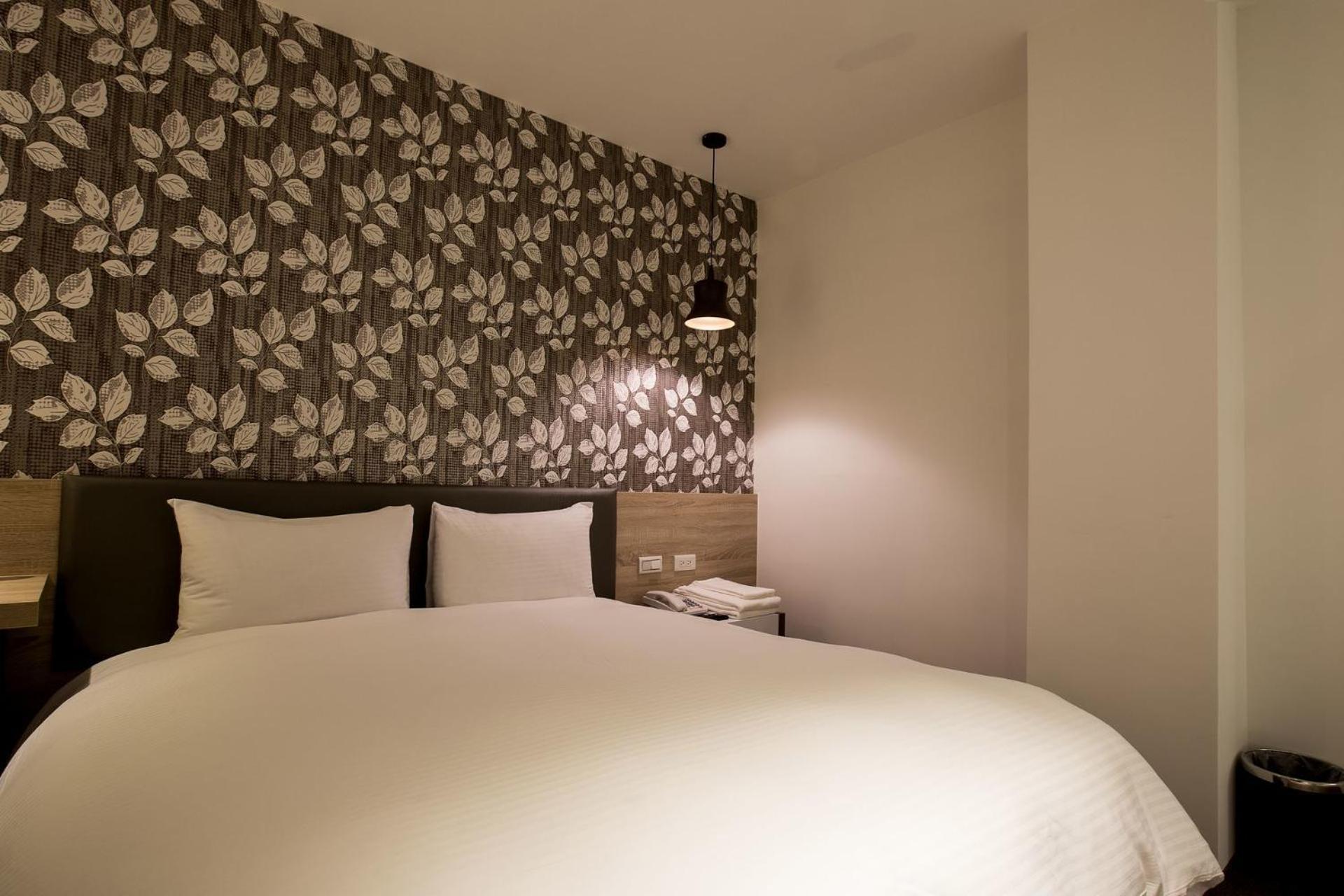 Queens Hotel II