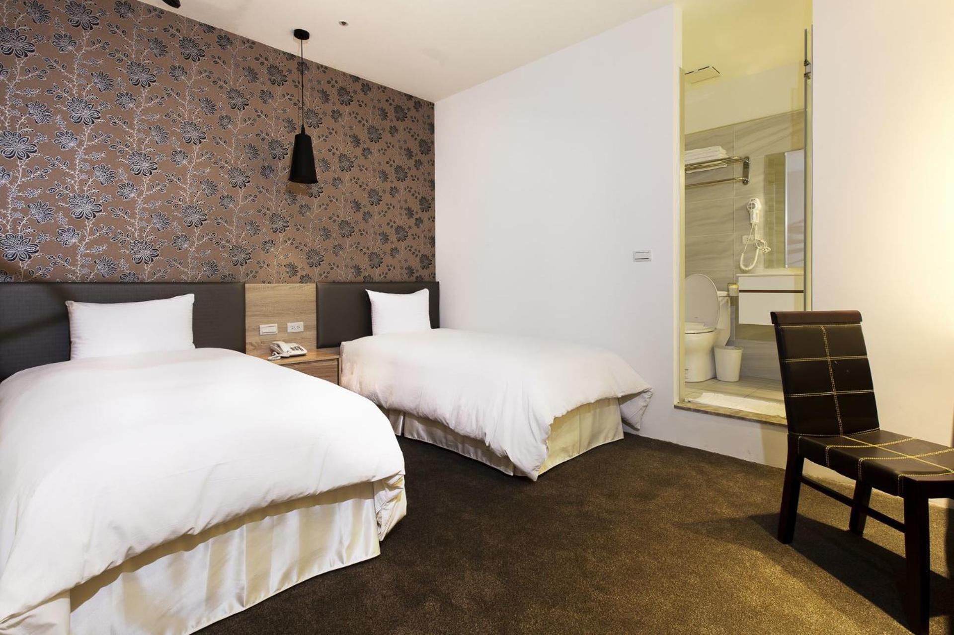 Queens Hotel II