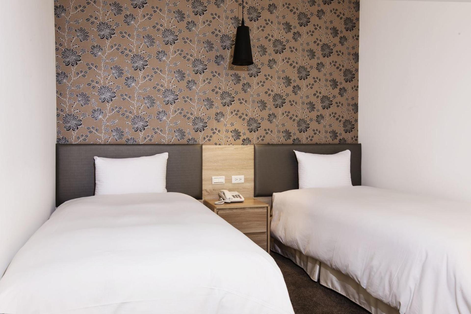 Queens Hotel II