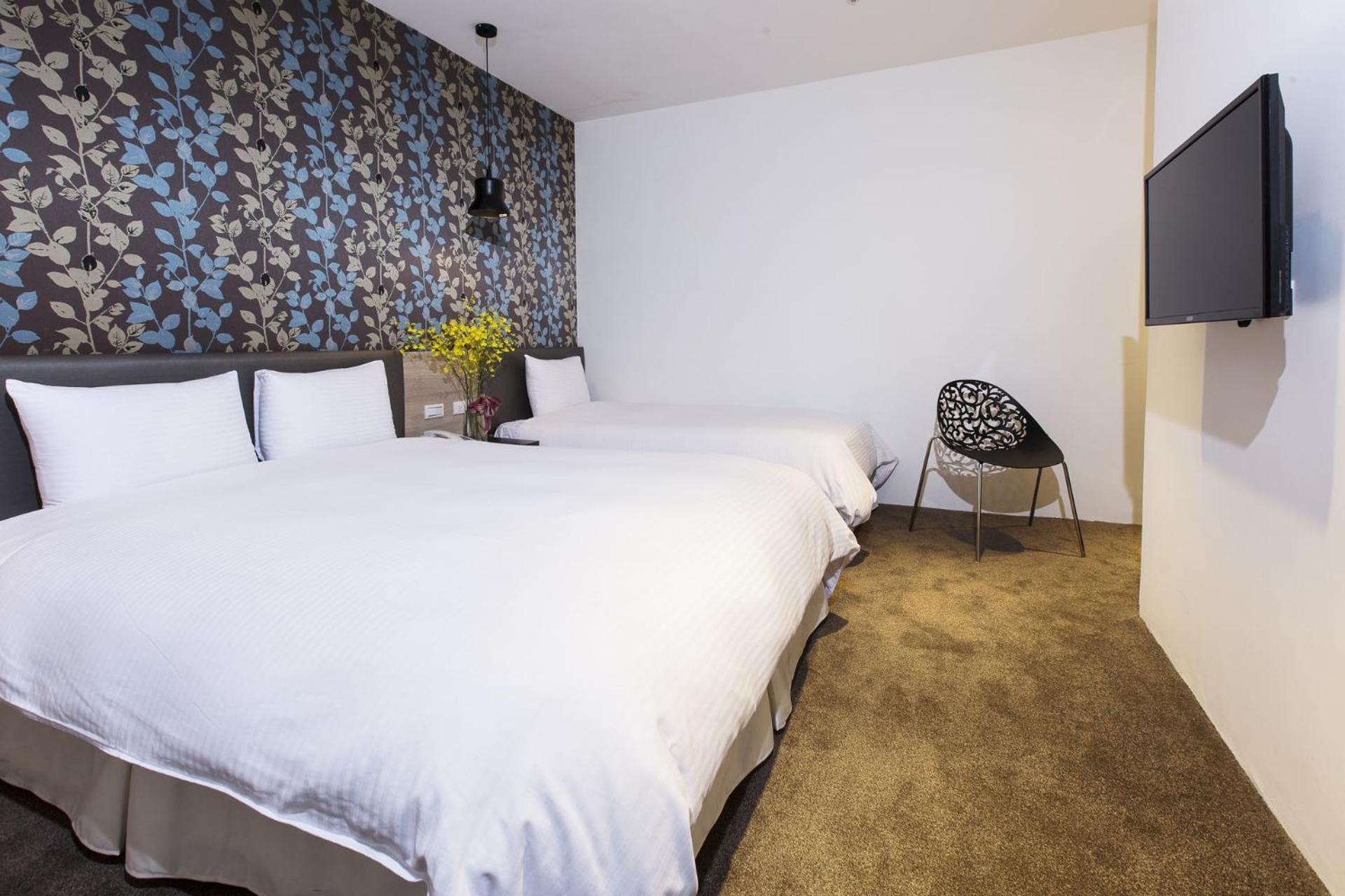 Queens Hotel II