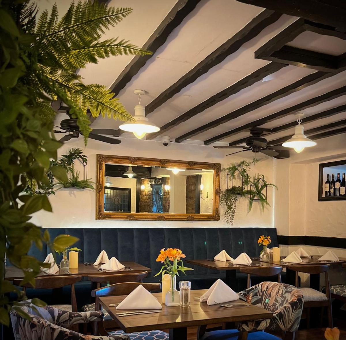 Alcester Vacations - The Blue Boar - Property Image 8