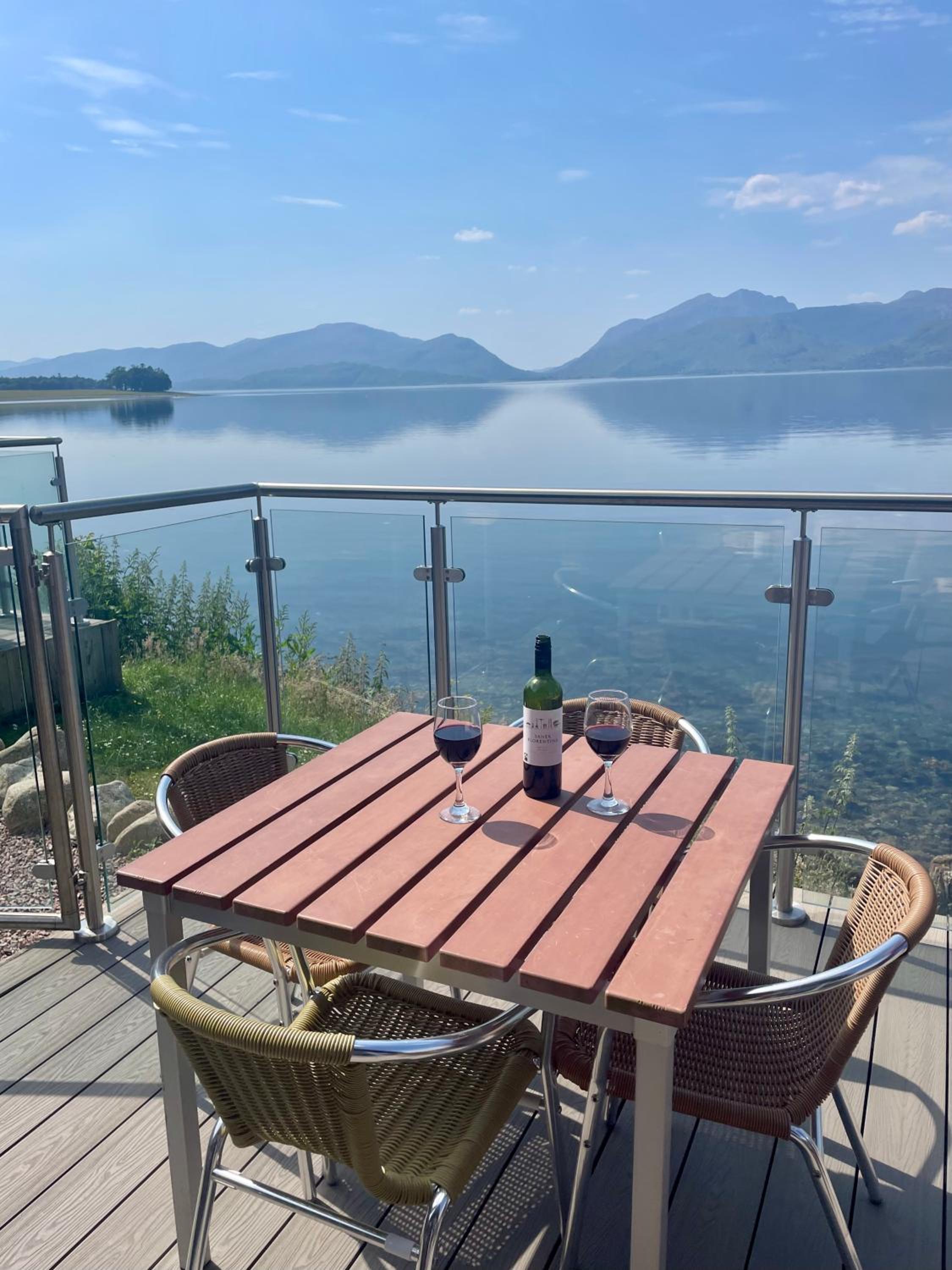 Loch Linnhe Waterfront Lodges with Hot Tubs view 4