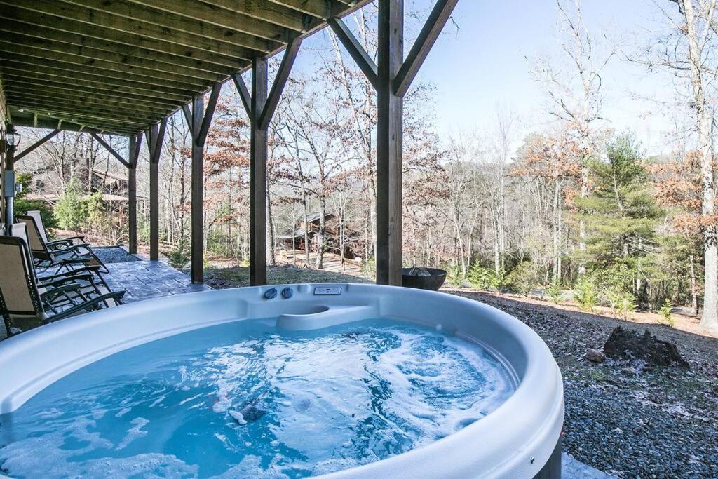 3-Story Private Cabin with Hot Tub and Fire Pit
