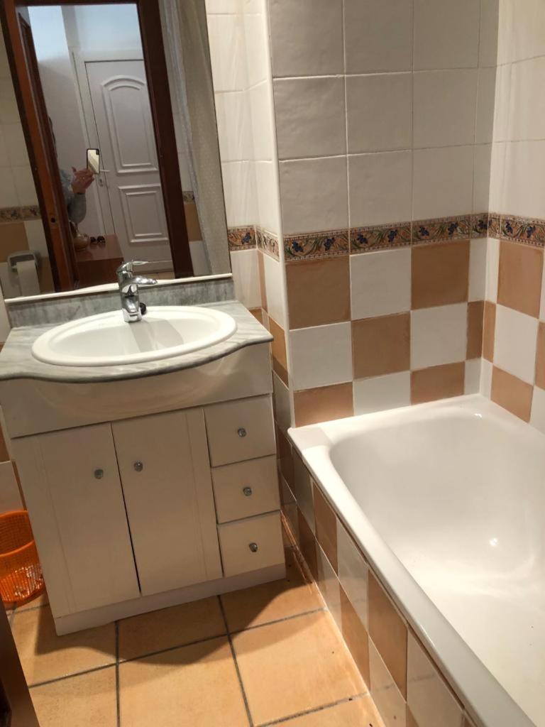 Cala Montero en Vinaròs — bathroom