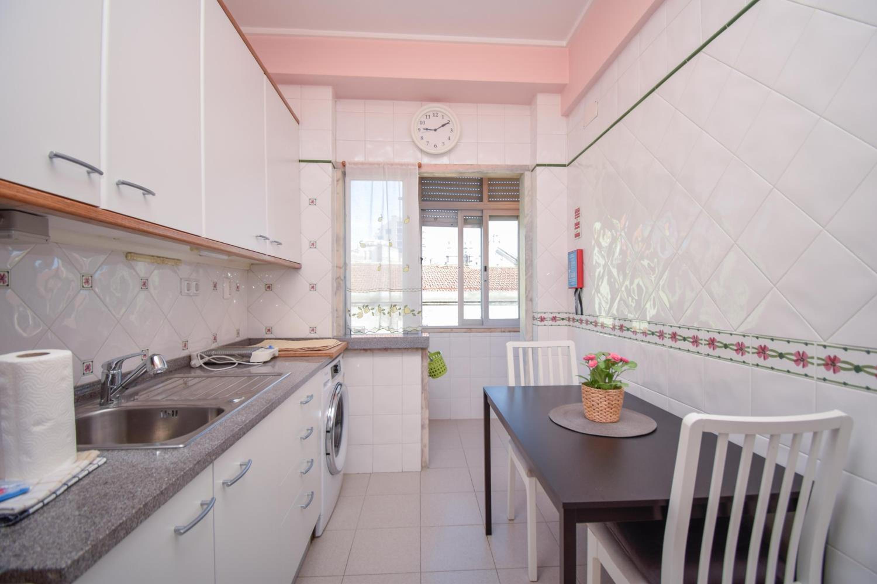 Cozy and Family apartment view 5