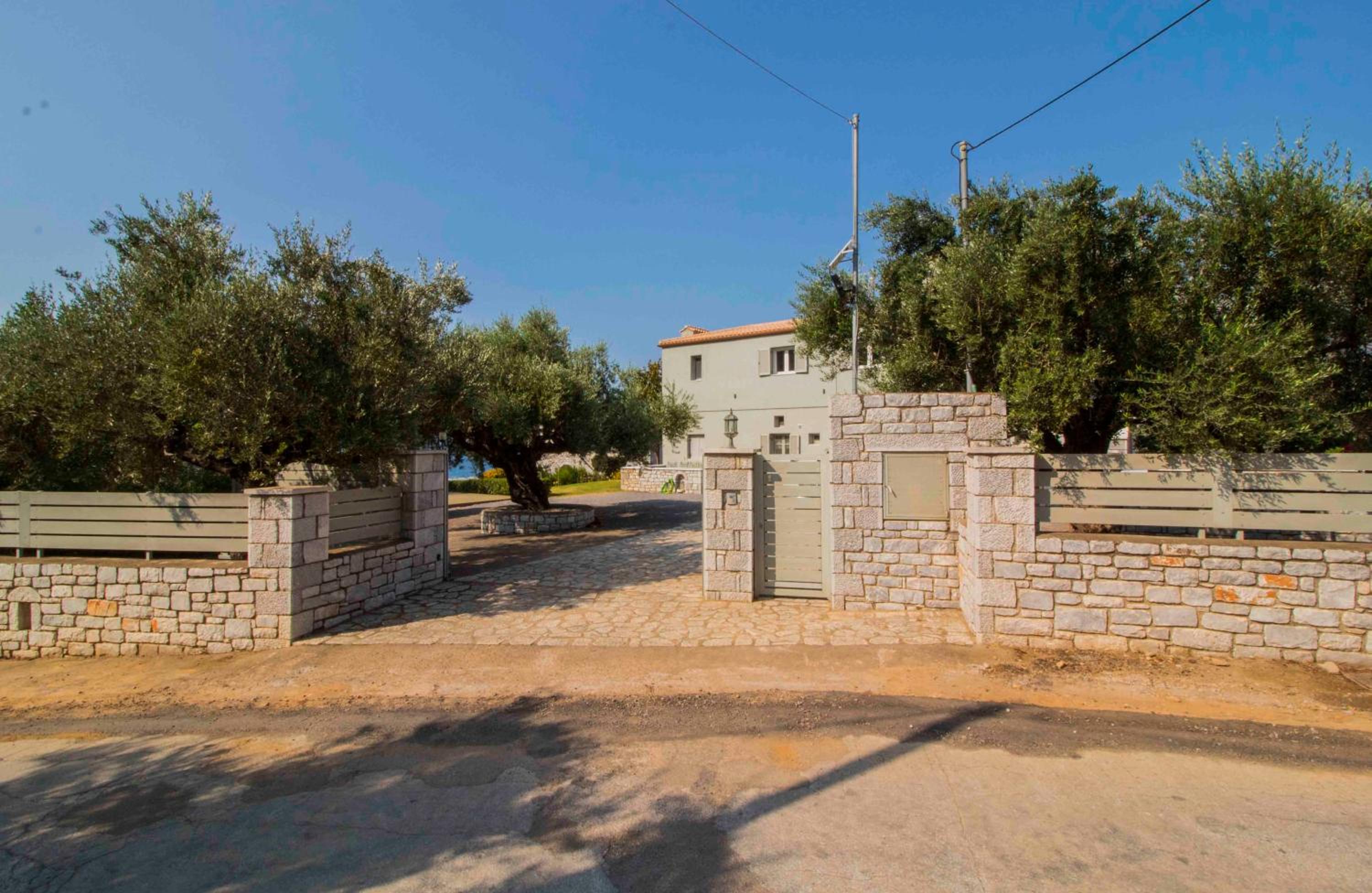 Laconian Collection Kotronas Residence