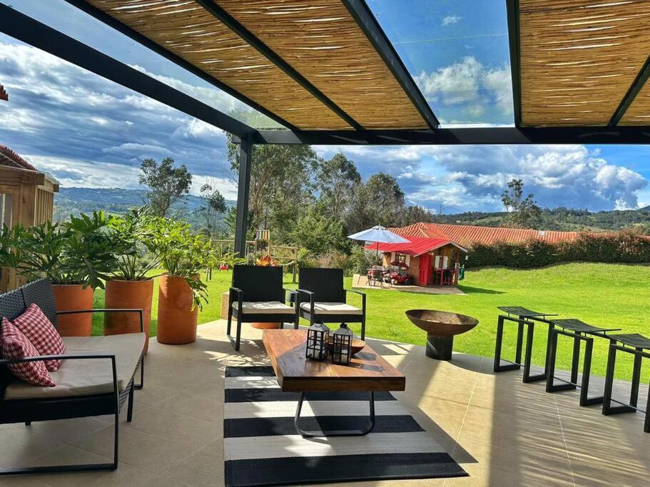Casa Araní - Vista espectacular y mucho jardín