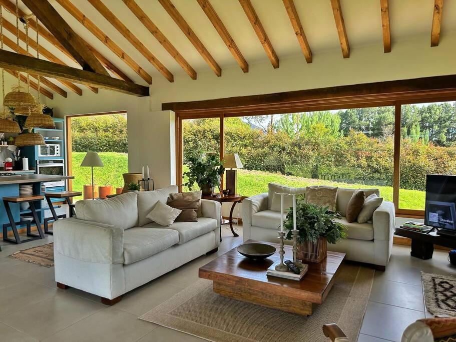 Casa Araní - Vista espectacular y mucho jardín
