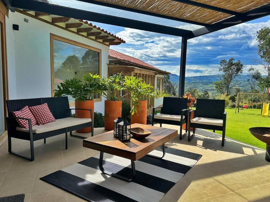 Casa Araní - Vista espectacular y mucho jardín
