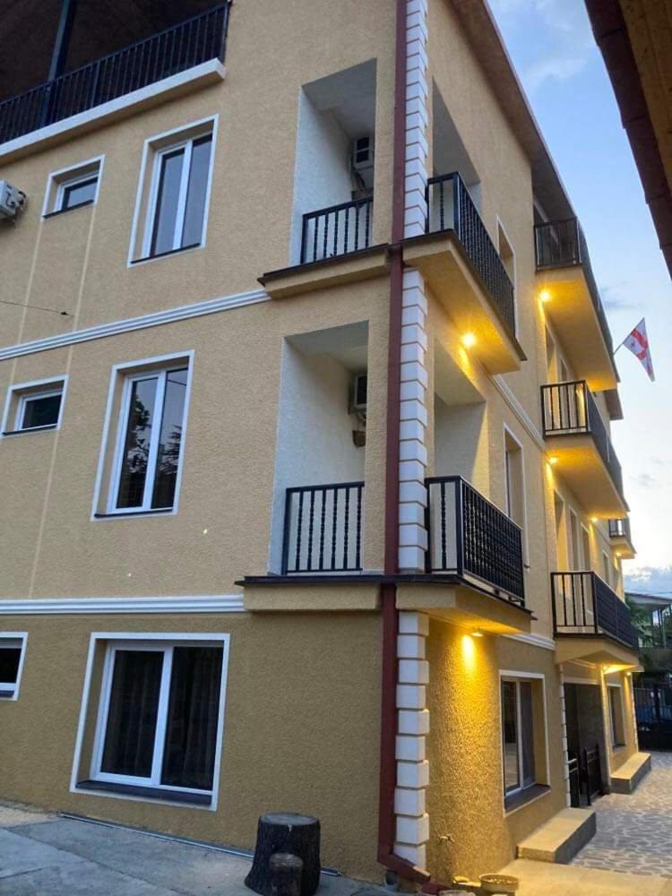 Hotel Telav Holl - Image 1