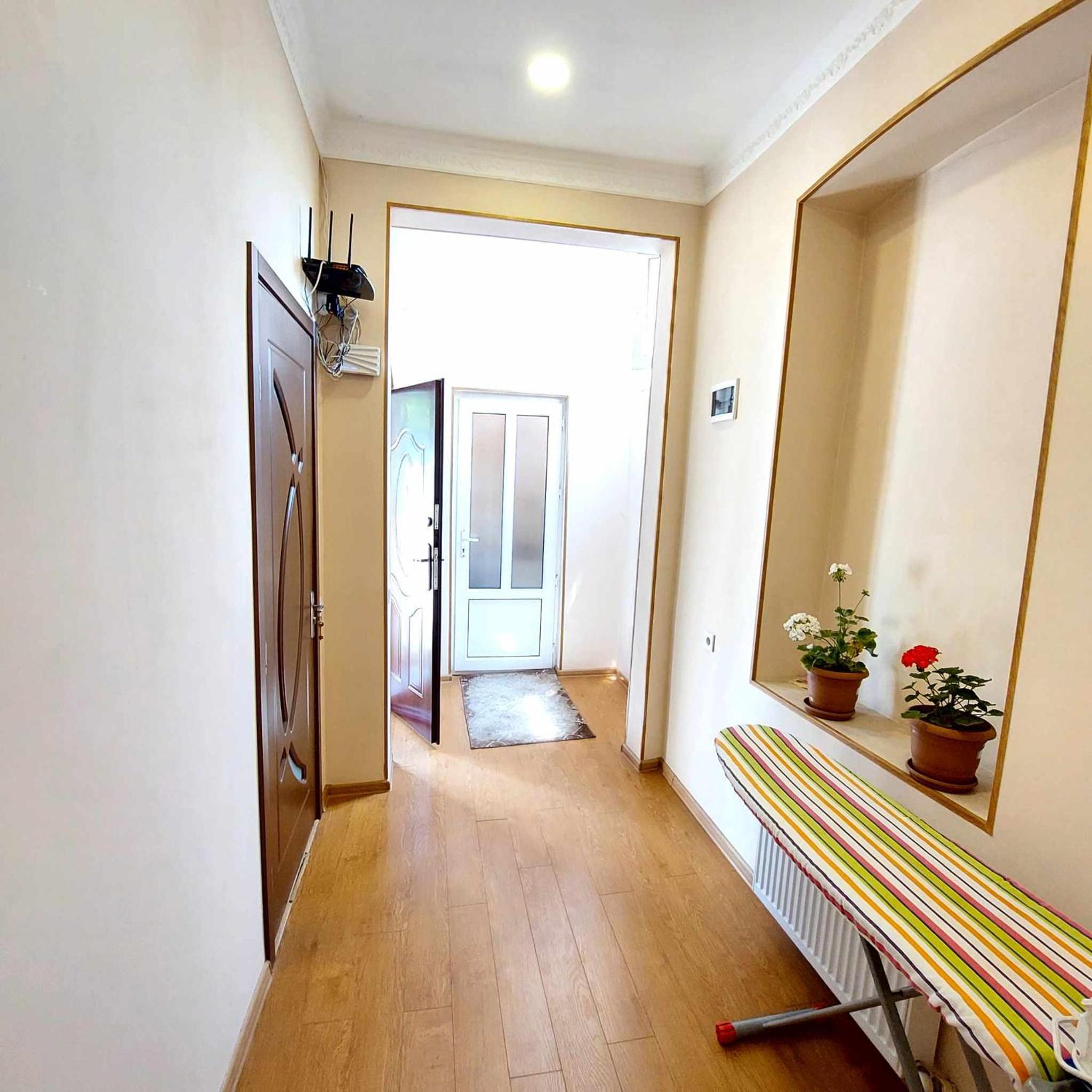Dodo-Inga's Apartment view 5