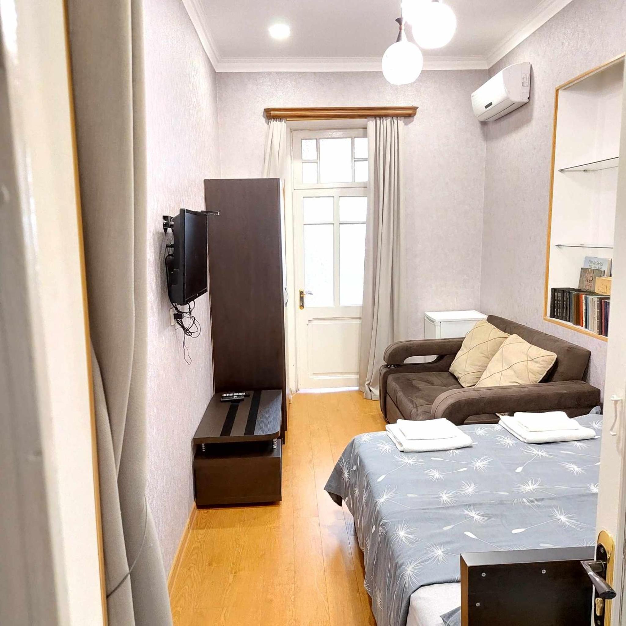 Dodo-Inga's Apartment view 2