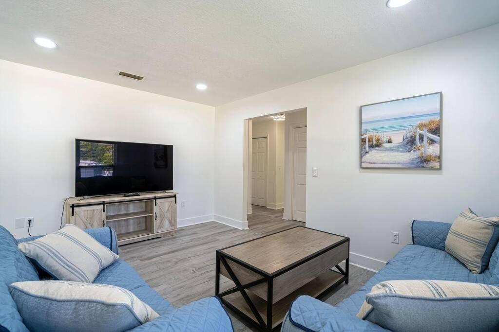 Home in Bradenton near Anna Maria Island view 4