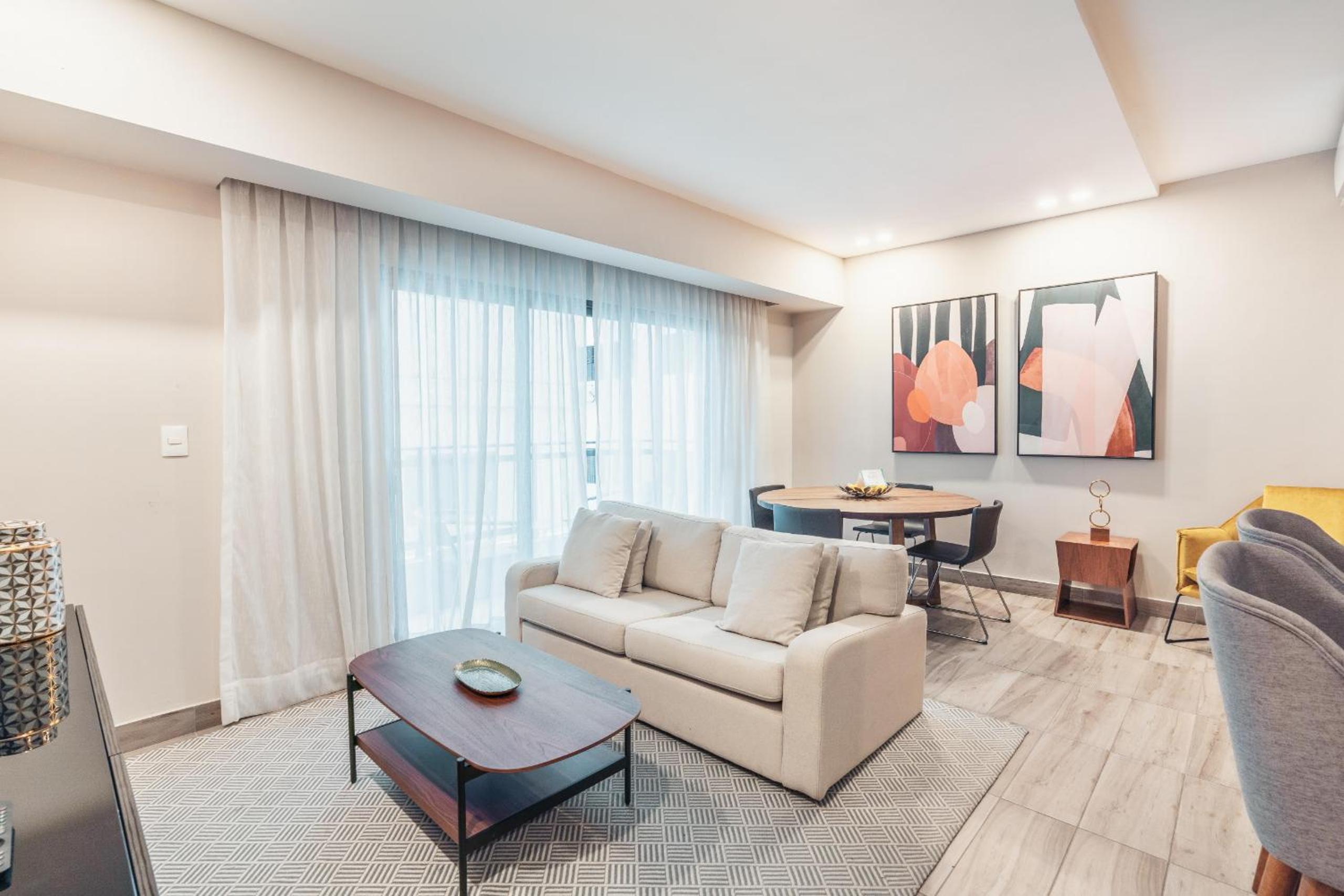 Santo Domingo Oasis Modern Apartment with Gym