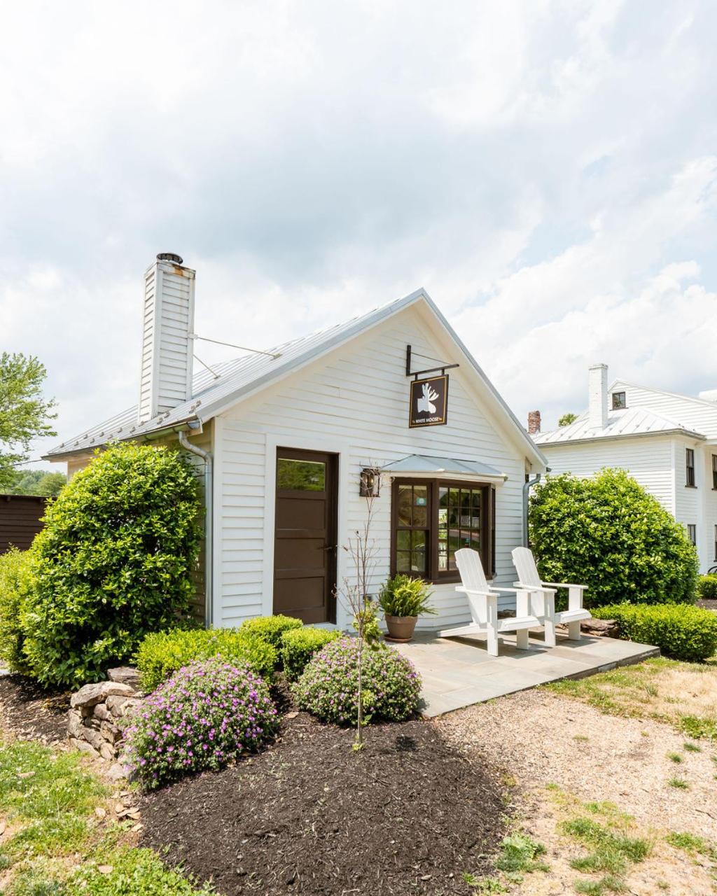White Moose Inn