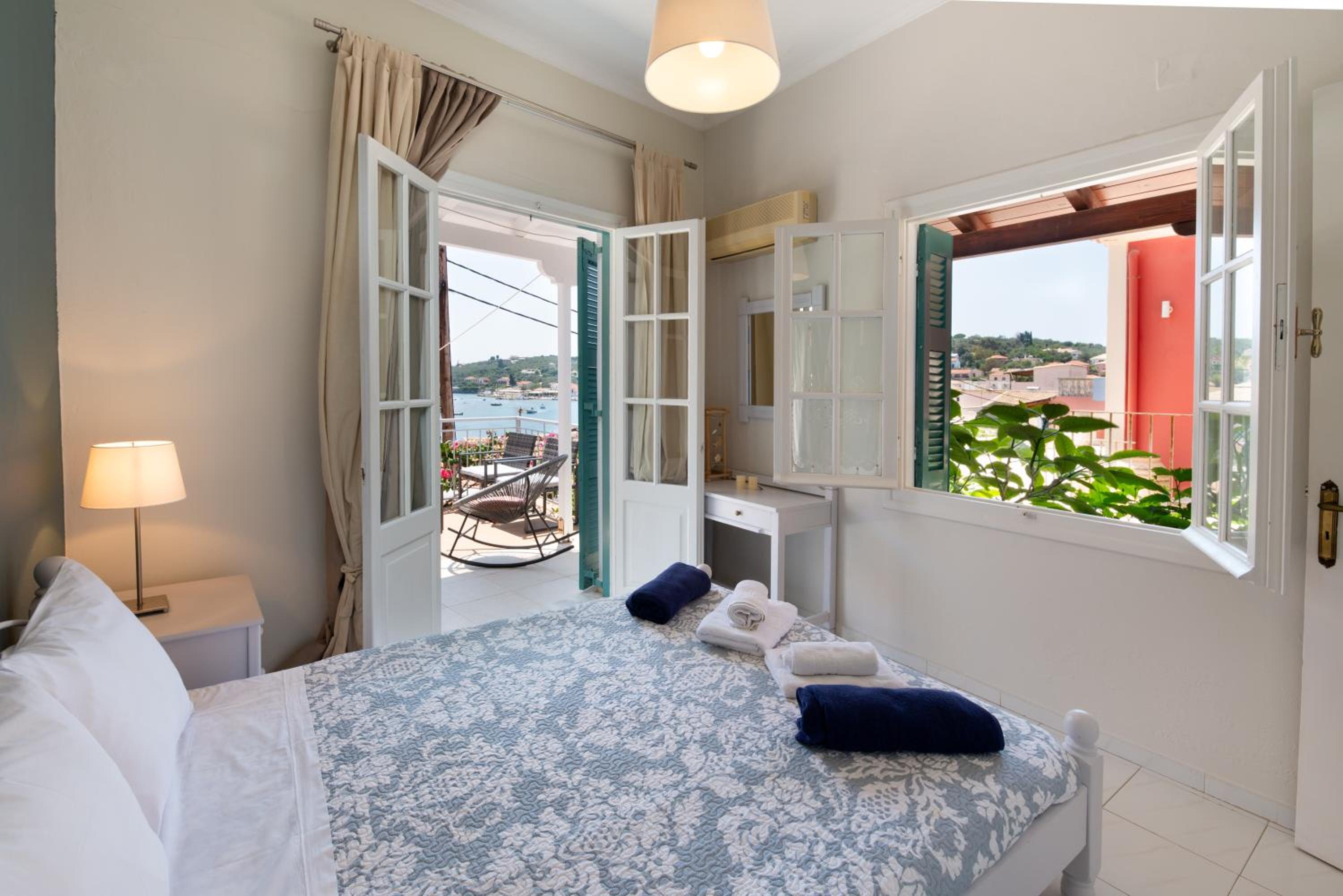 Paola's Full Sea View House view 4