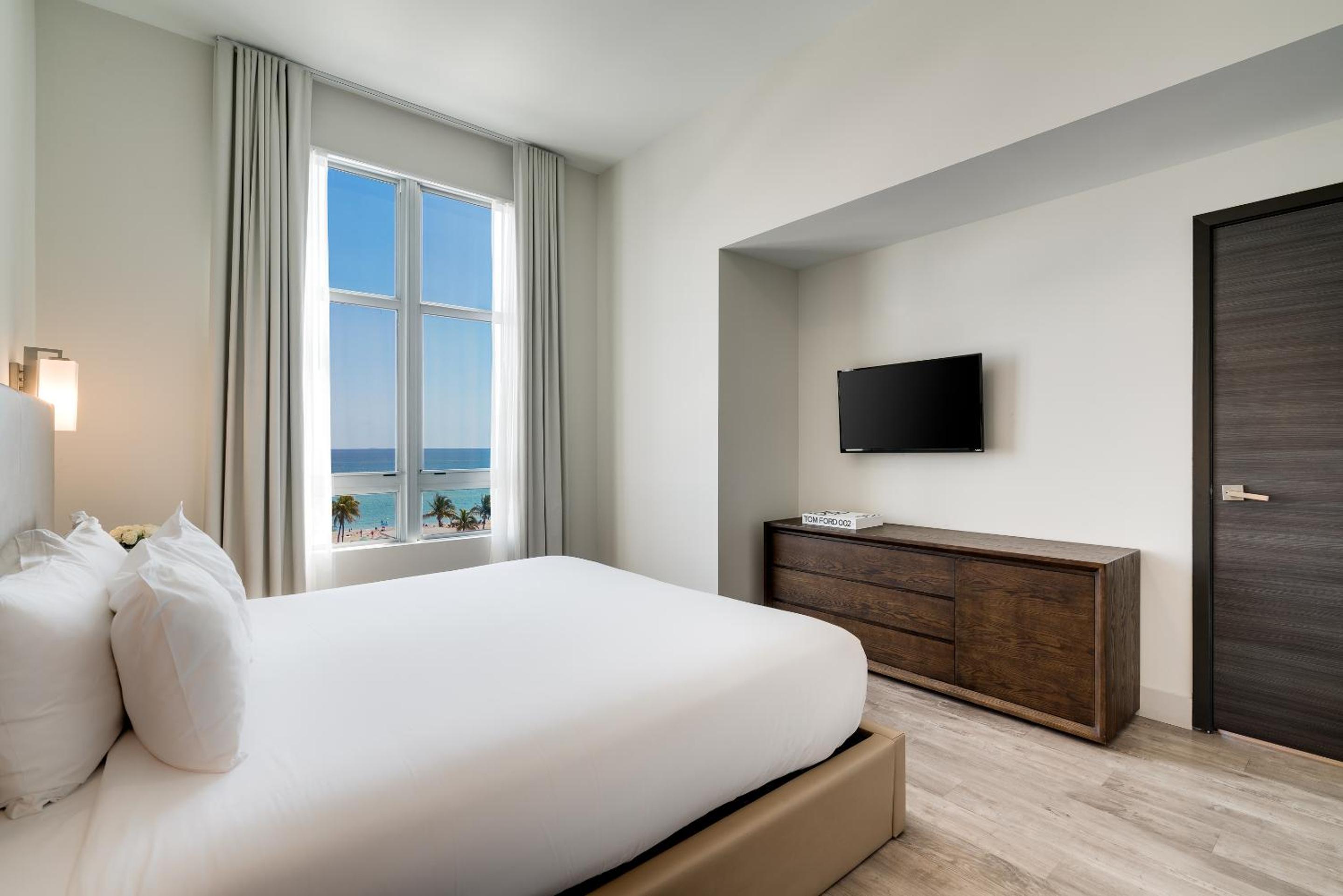 Costa Hollywood Beach Resort - An All Suite Hotel