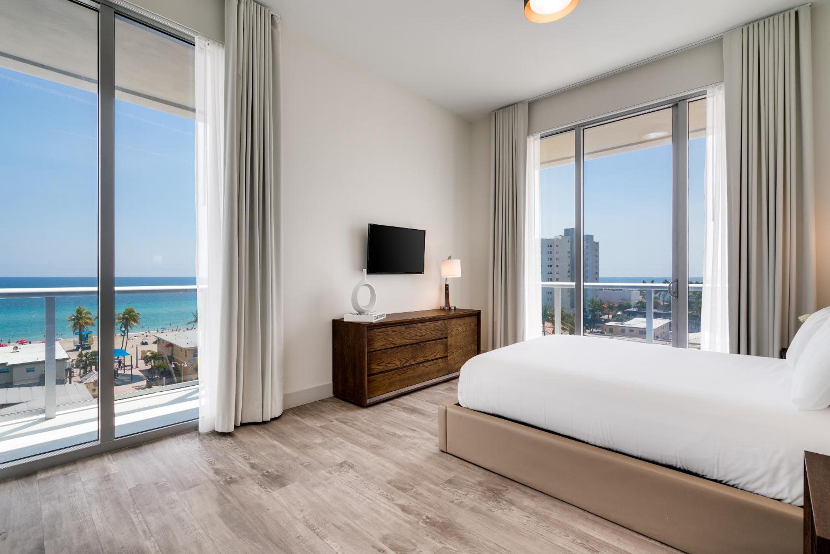 Costa Hollywood Beach Resort - An All Suite Hotel