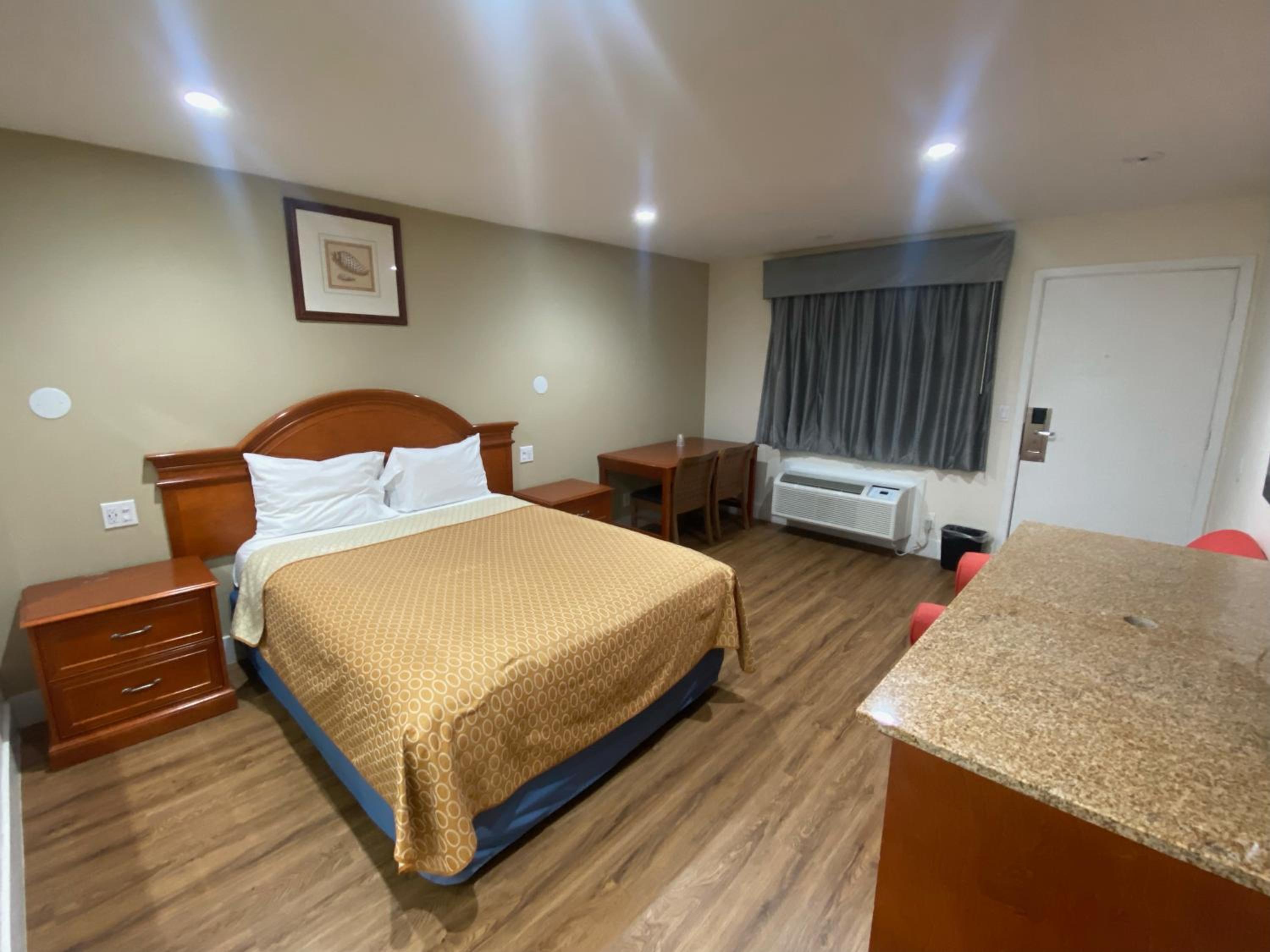 Royale Inn Motel