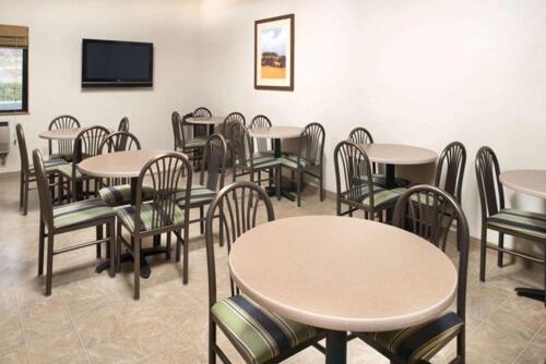 Walla Walla Vacations - SureStay by Best Western Walla Walla - Property Image 4