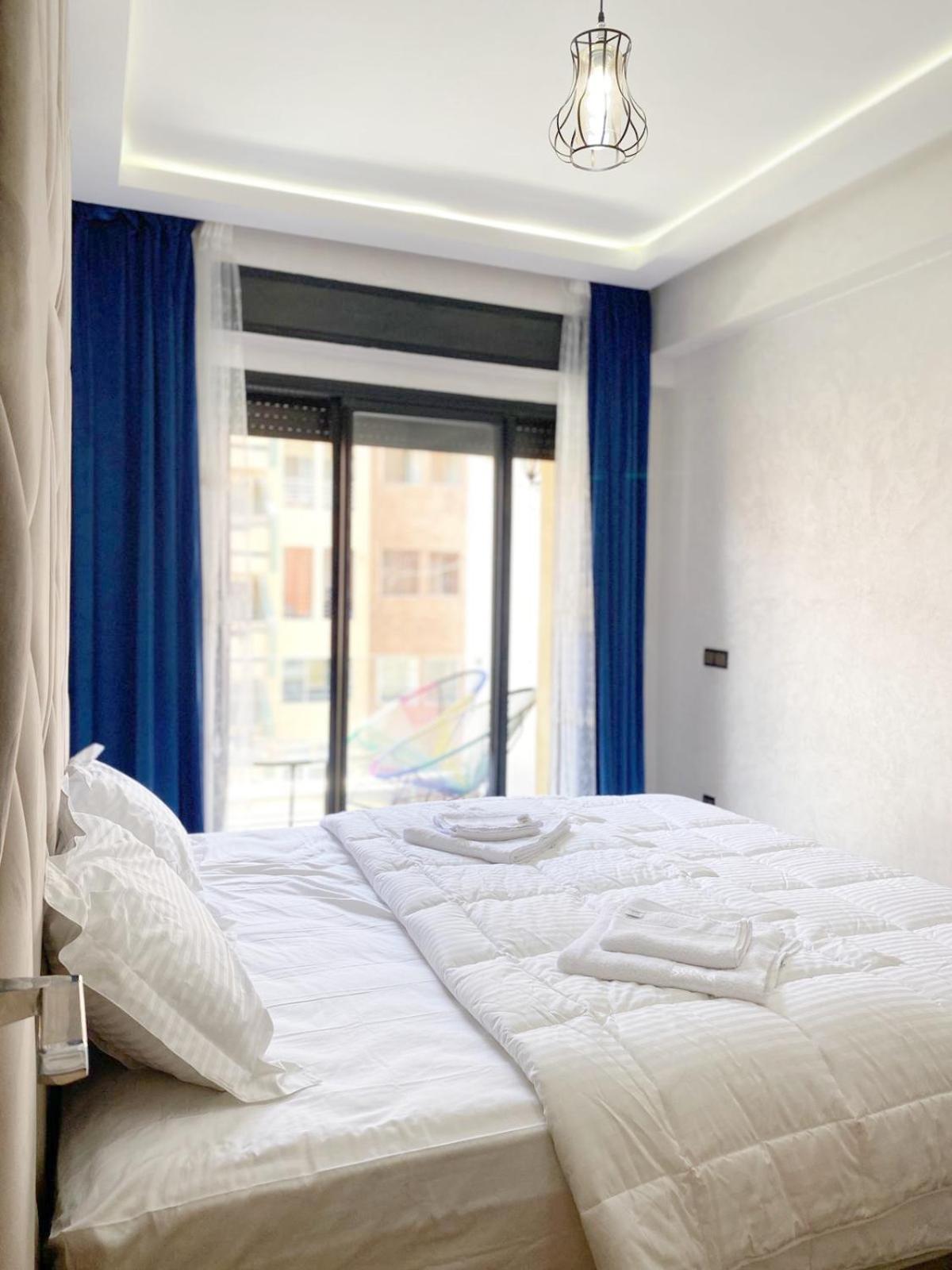 Modern 3-Bedroom apartment with Balcony-Central Gueliz Marrakech