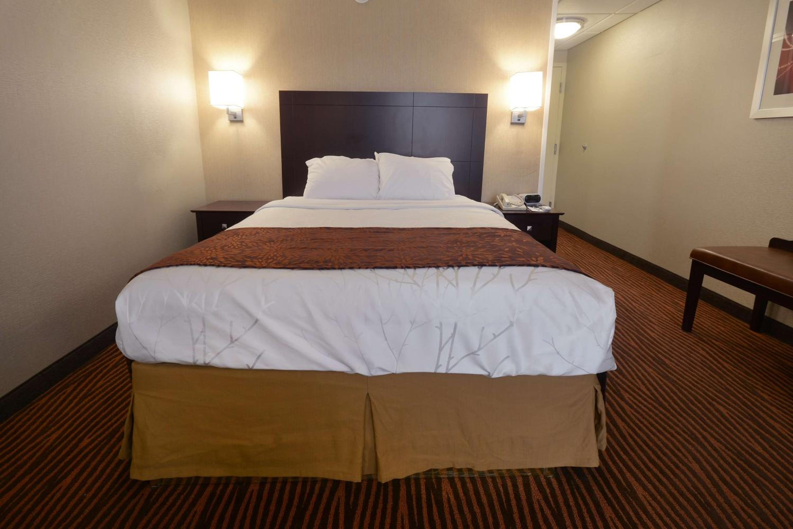 Best Western Executive Hotel New Haven-West Haven - Property Image 2