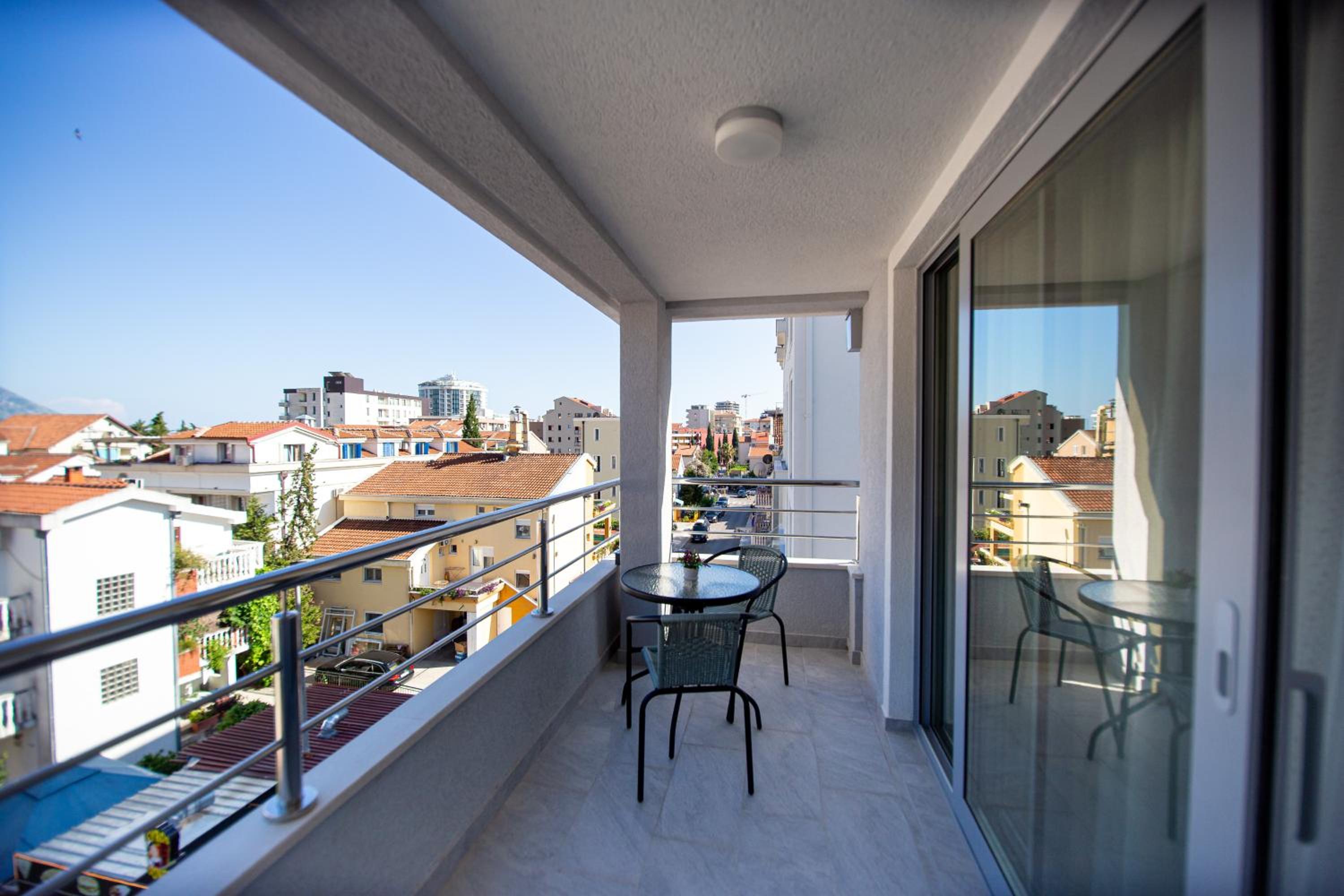 Apartments Sirena - Modern stay with free parking