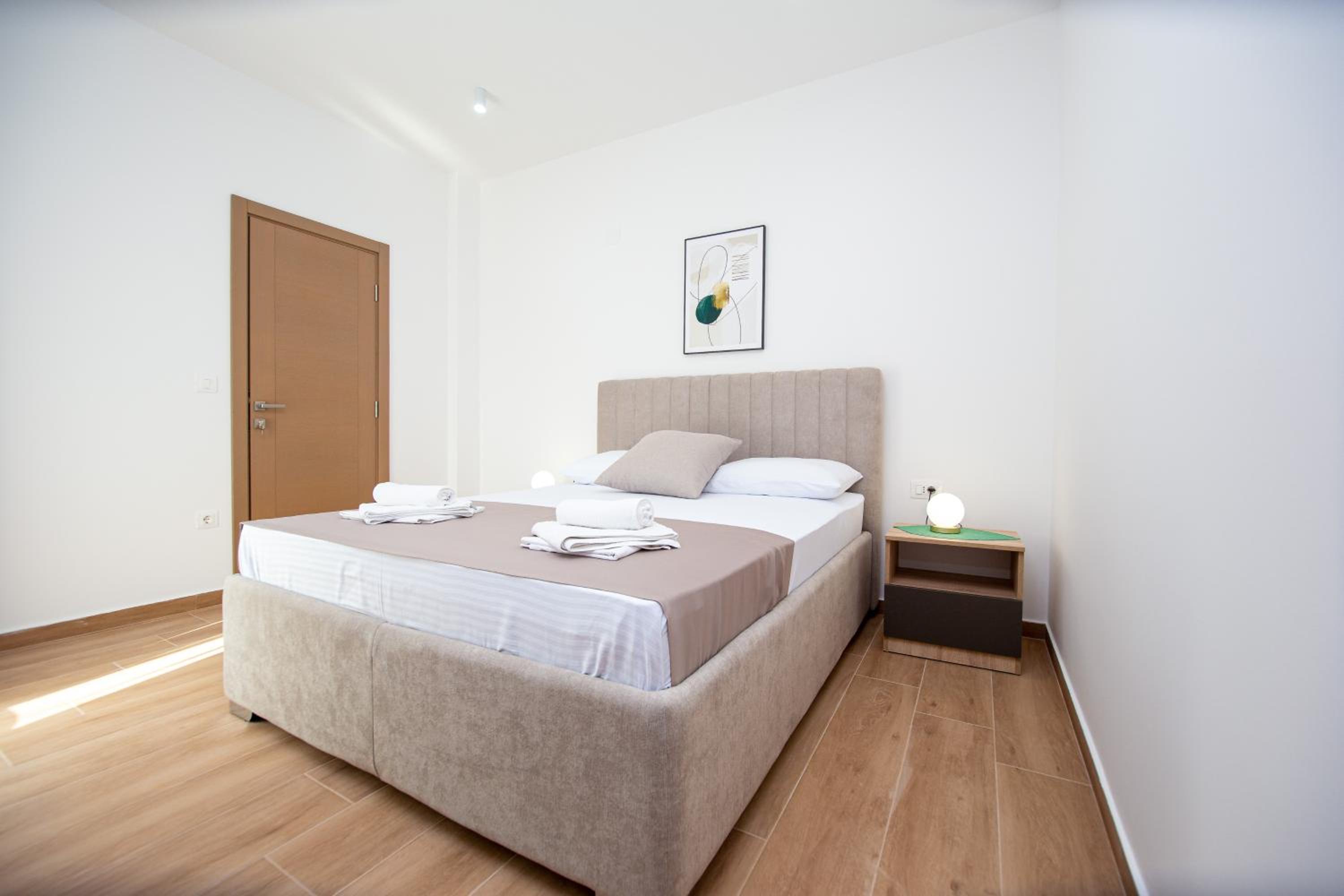 Apartments Sirena - Modern stay with free parking