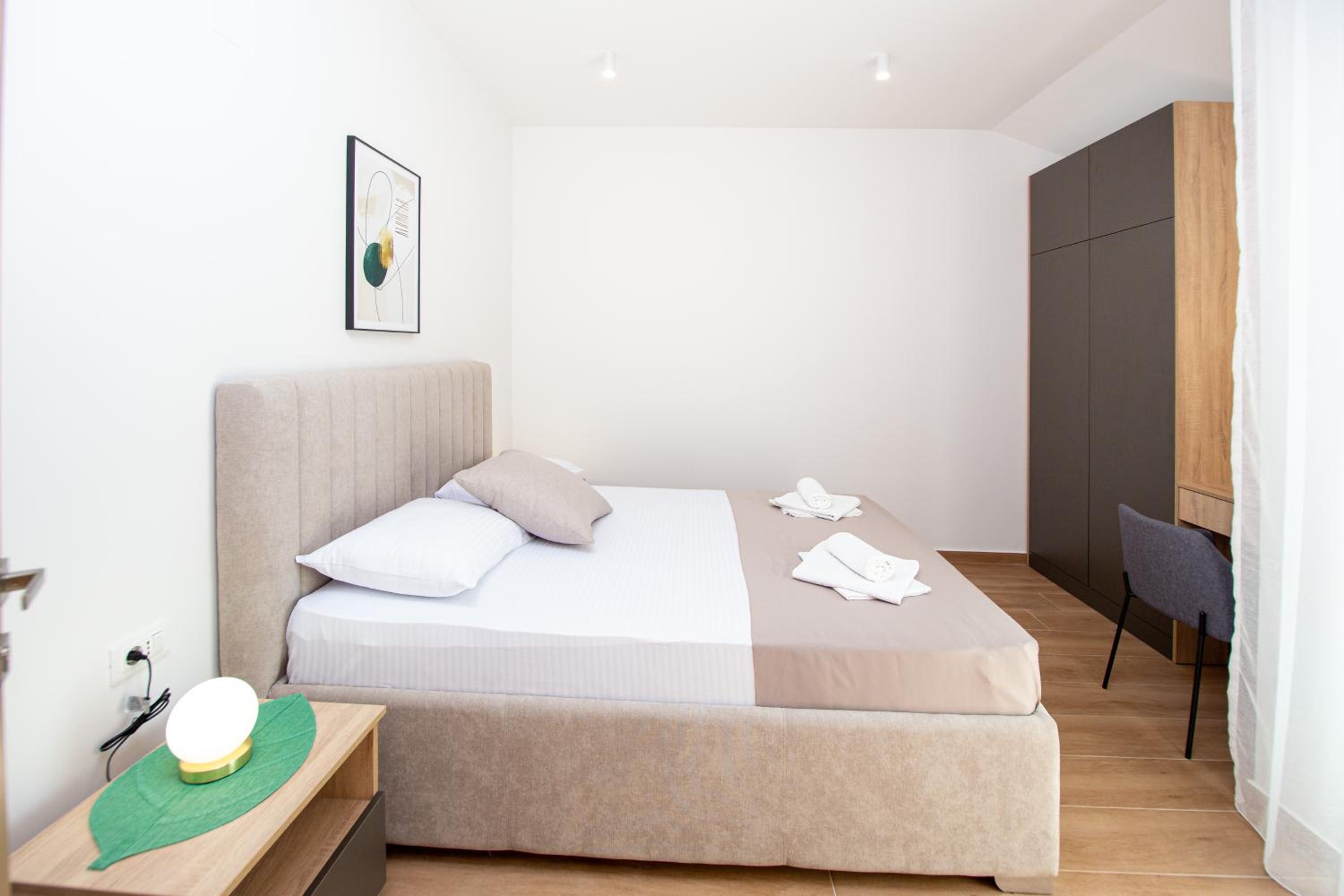 Apartments Sirena - Modern stay with free parking