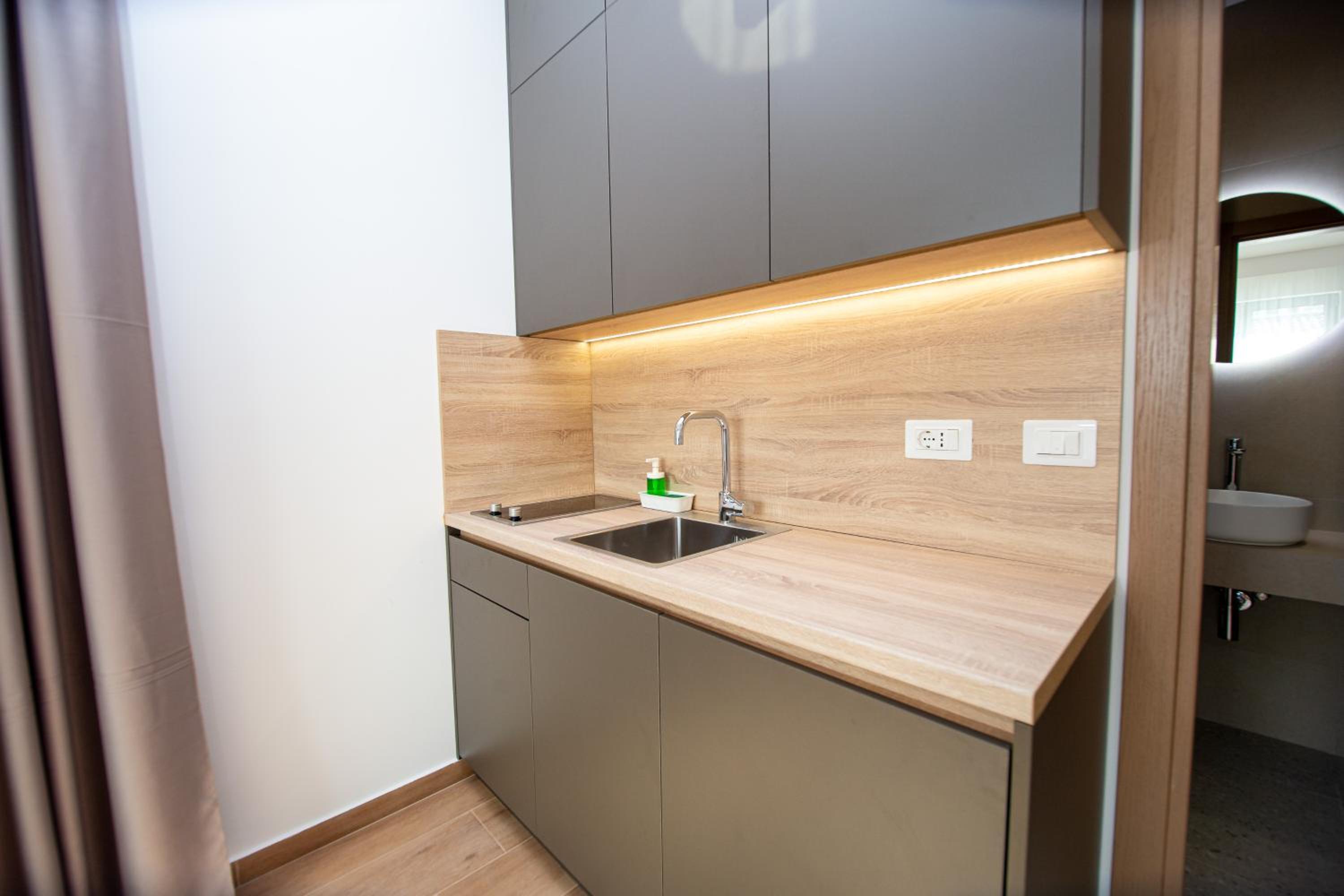 Apartments Sirena - Modern stay with free parking