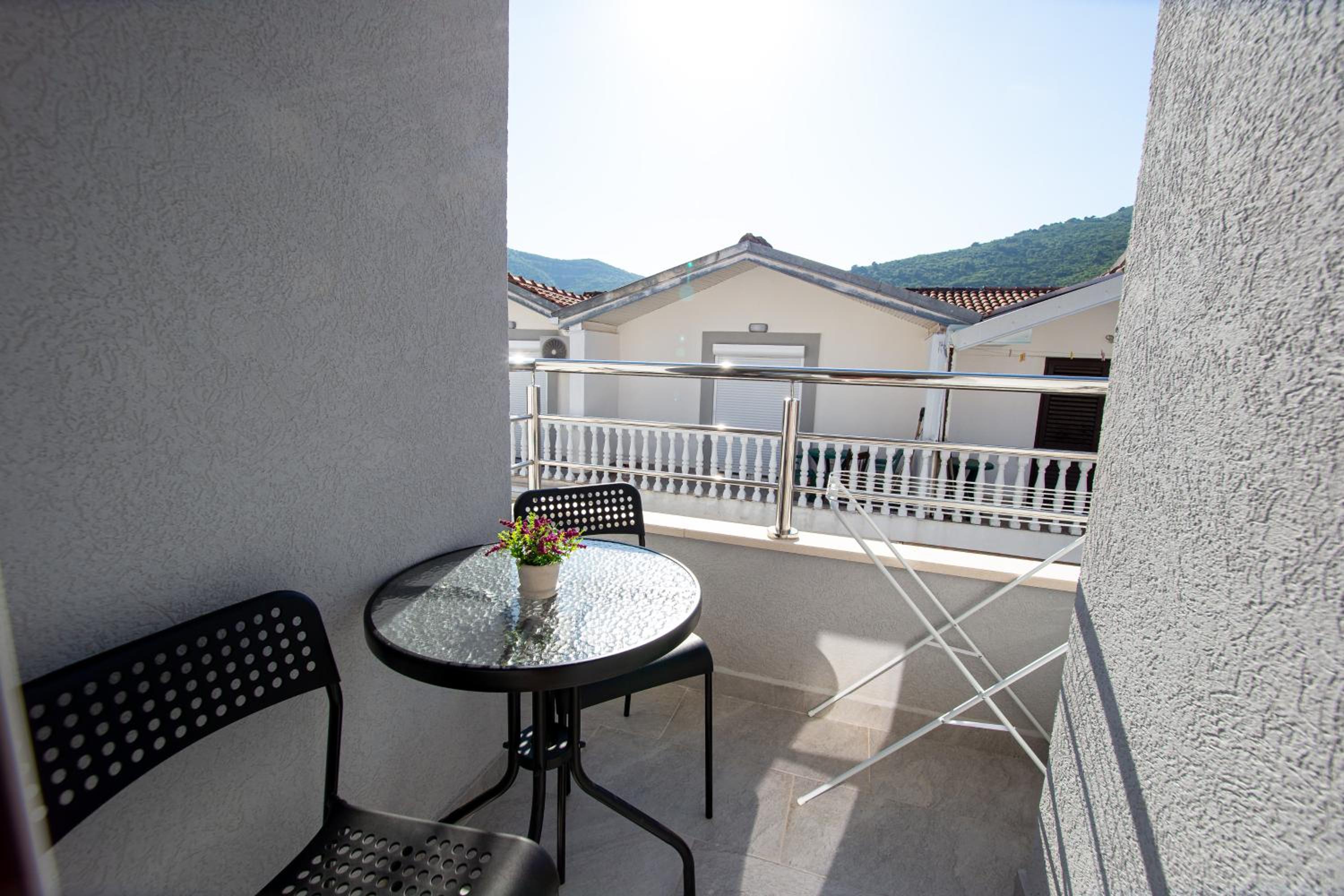 Apartments Sirena - Modern stay with free parking