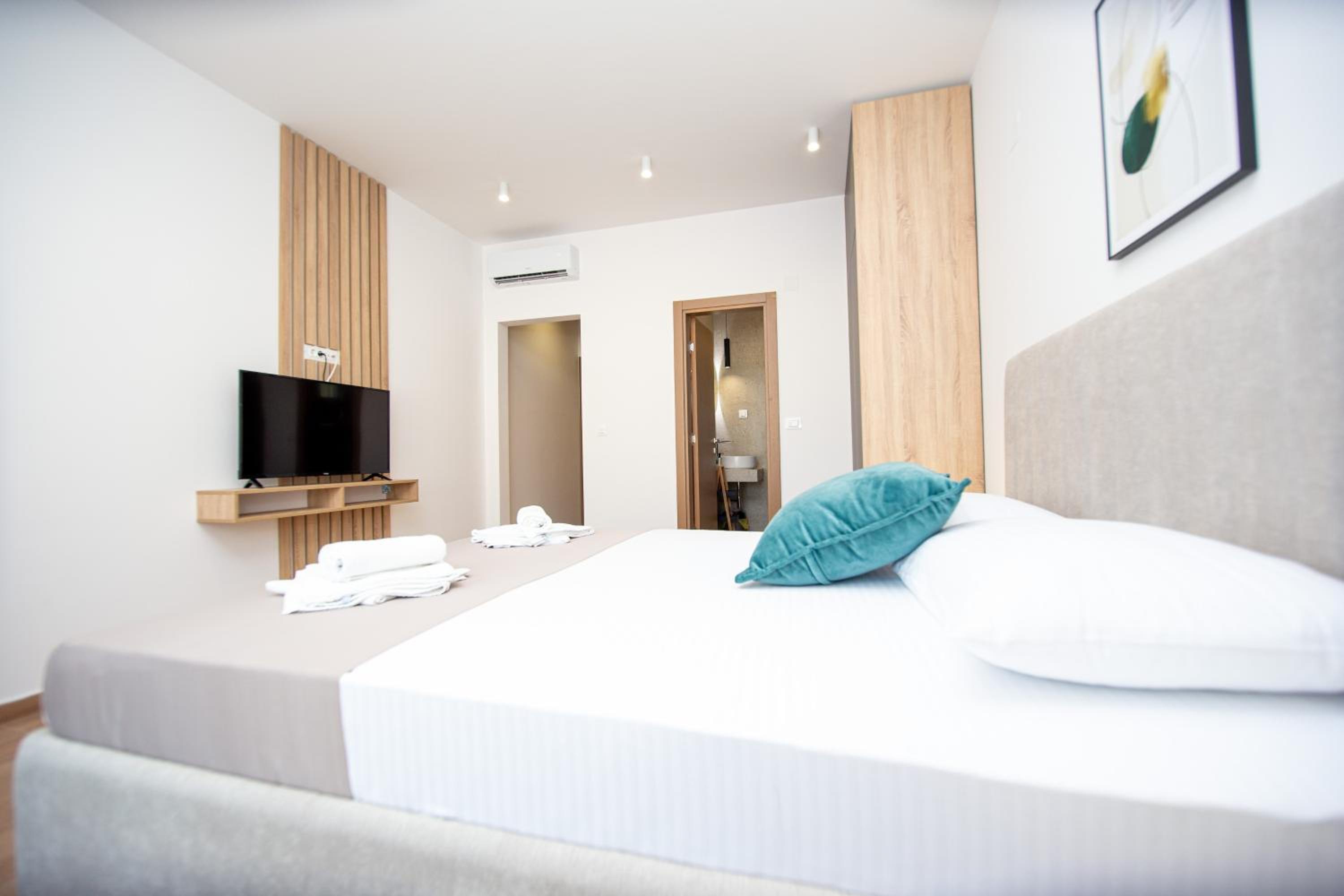 Apartments Sirena - Modern stay with free parking