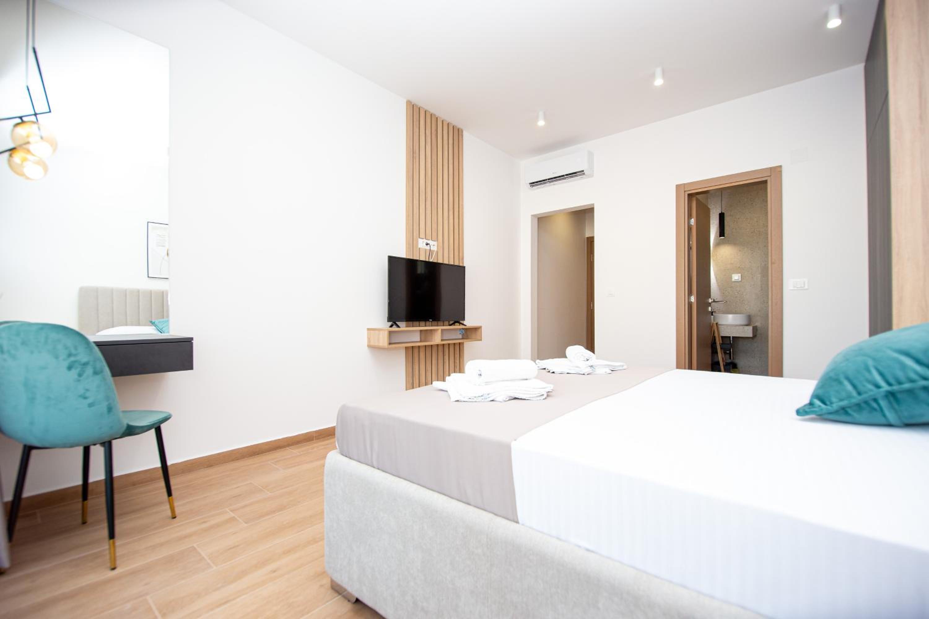 Apartments Sirena - Modern stay with free parking