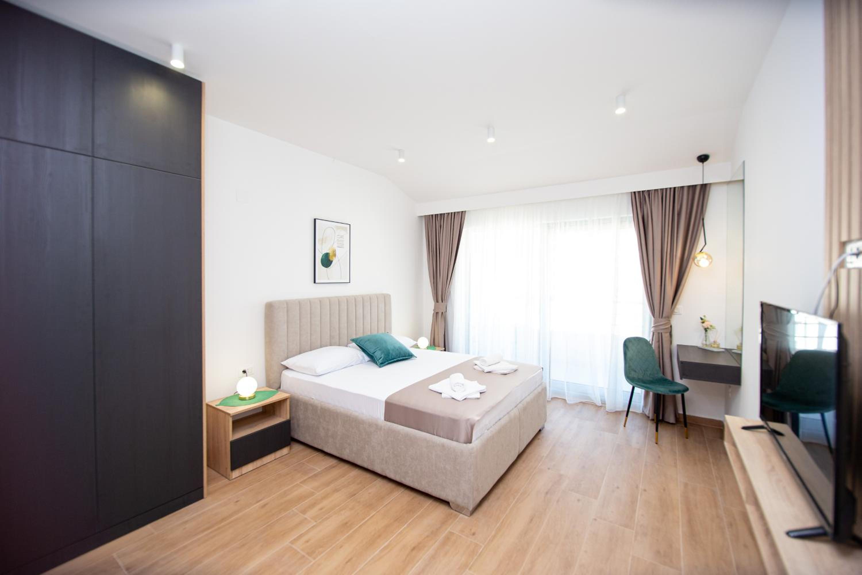 Apartments Sirena - Modern stay with free parking