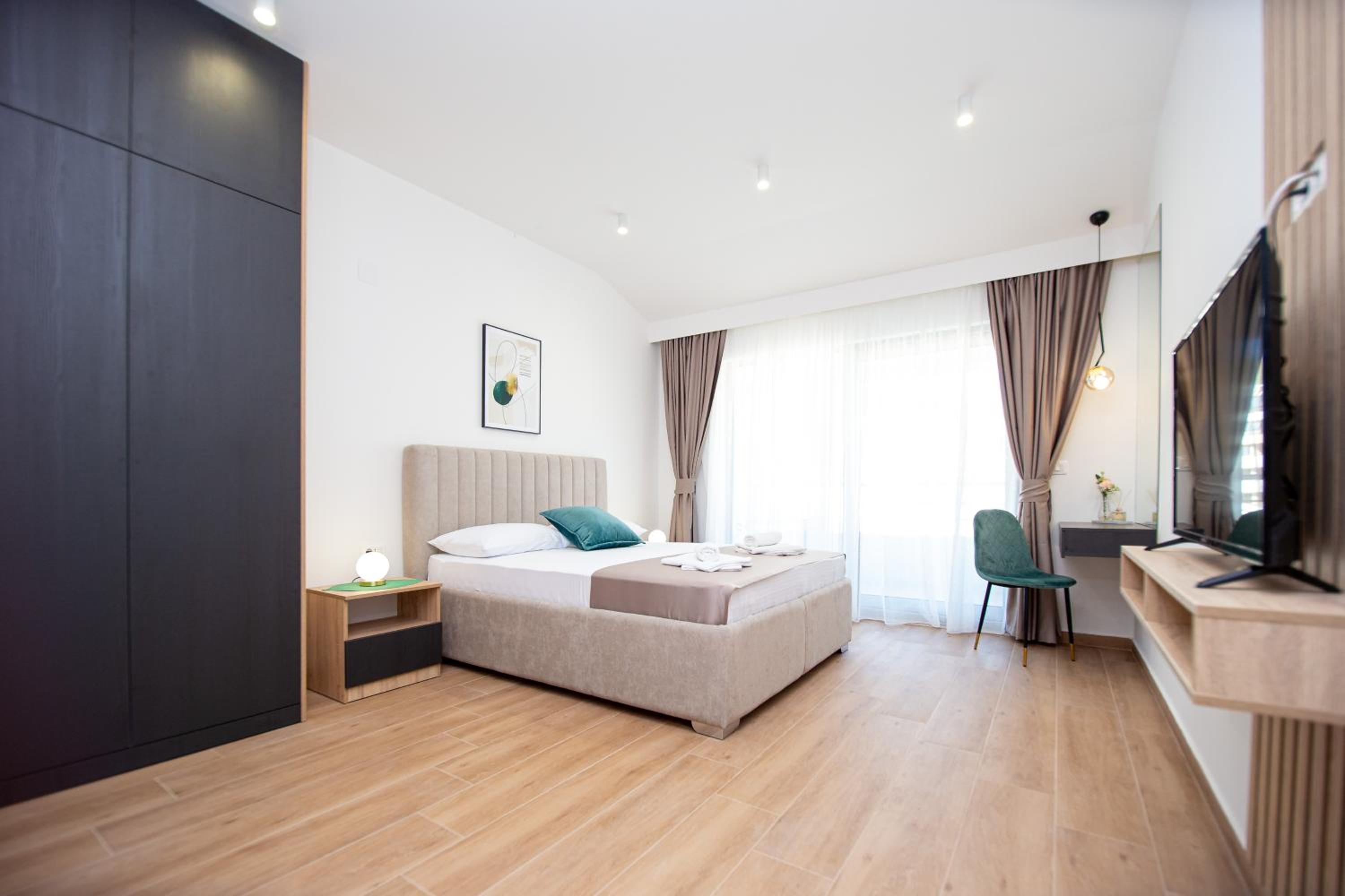 Apartments Sirena - Modern stay with free parking