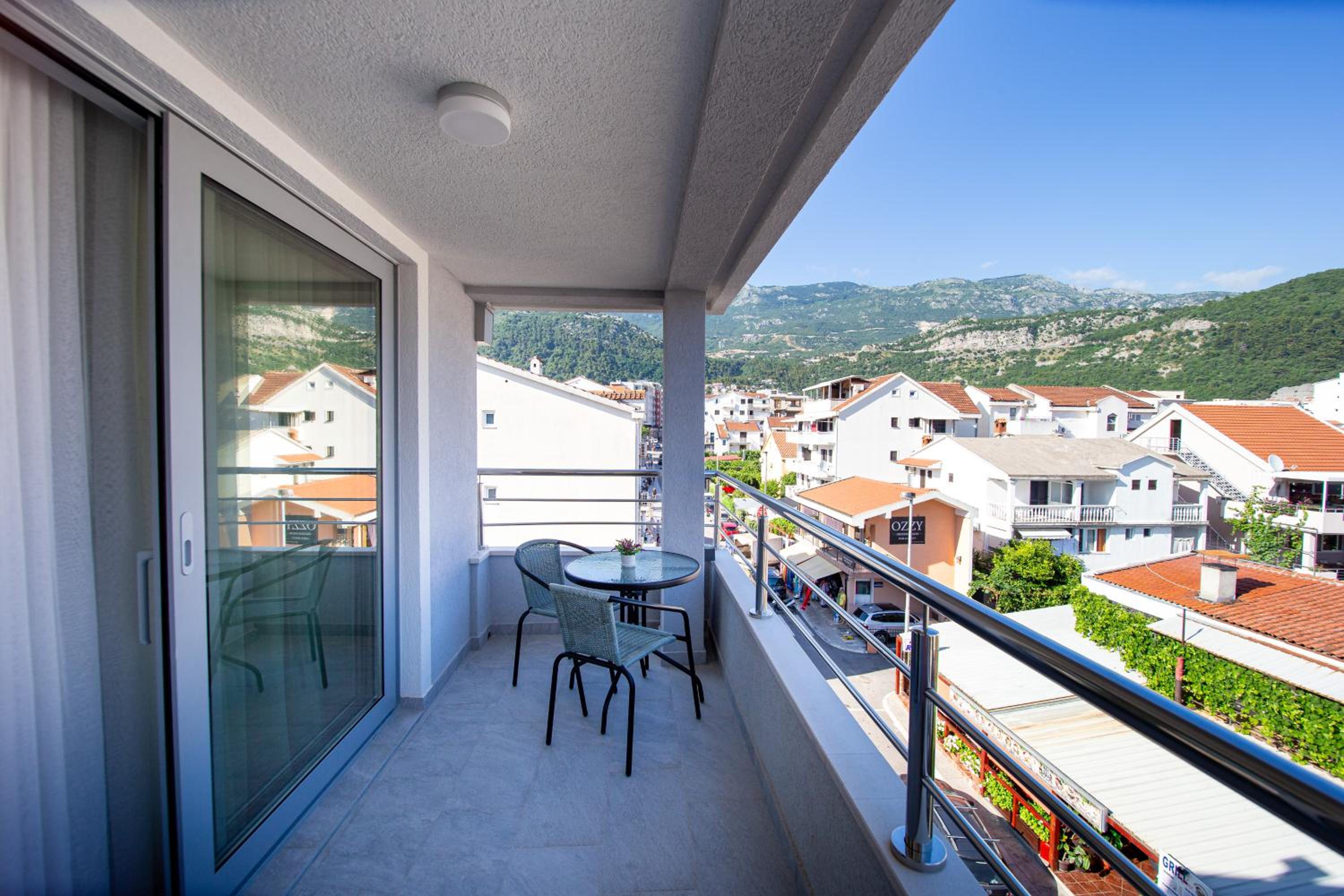 Apartments Sirena - Modern stay with free parking