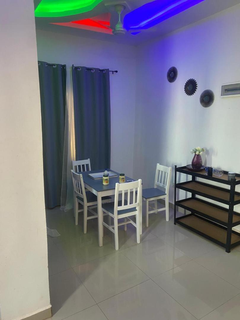 Rahims 3 bedroom Bungalow - Dalaba view 2