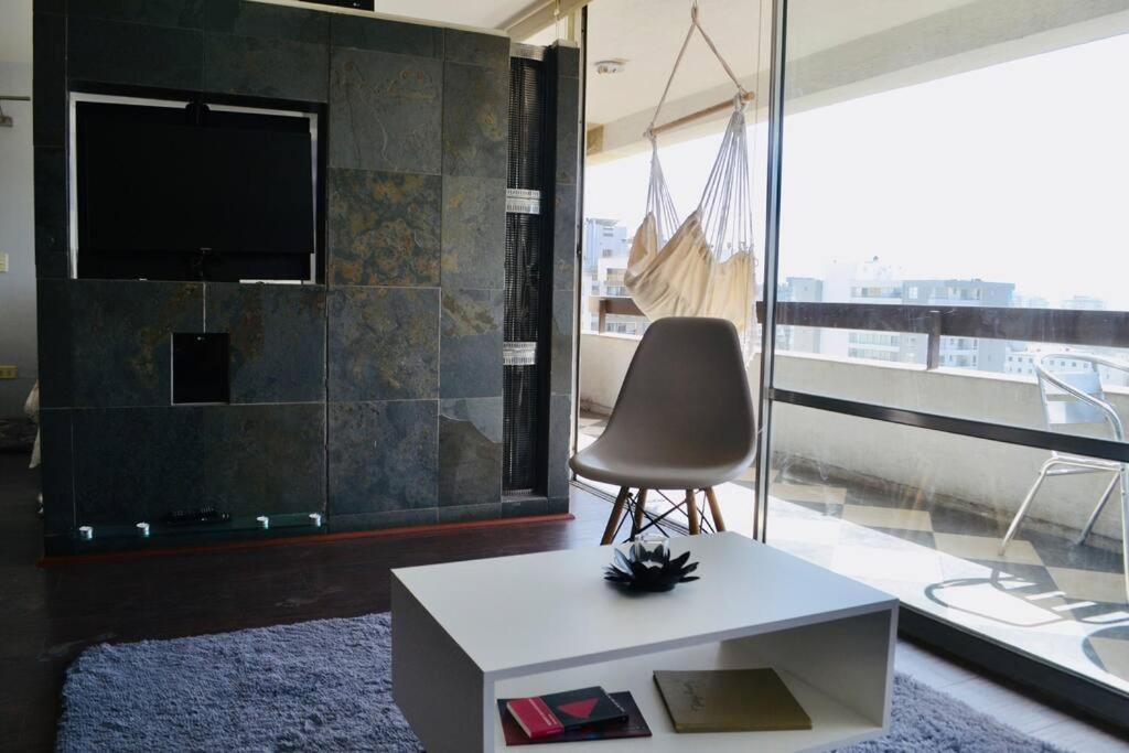 Departamento muy central, a pasos de playa, bares y terminal