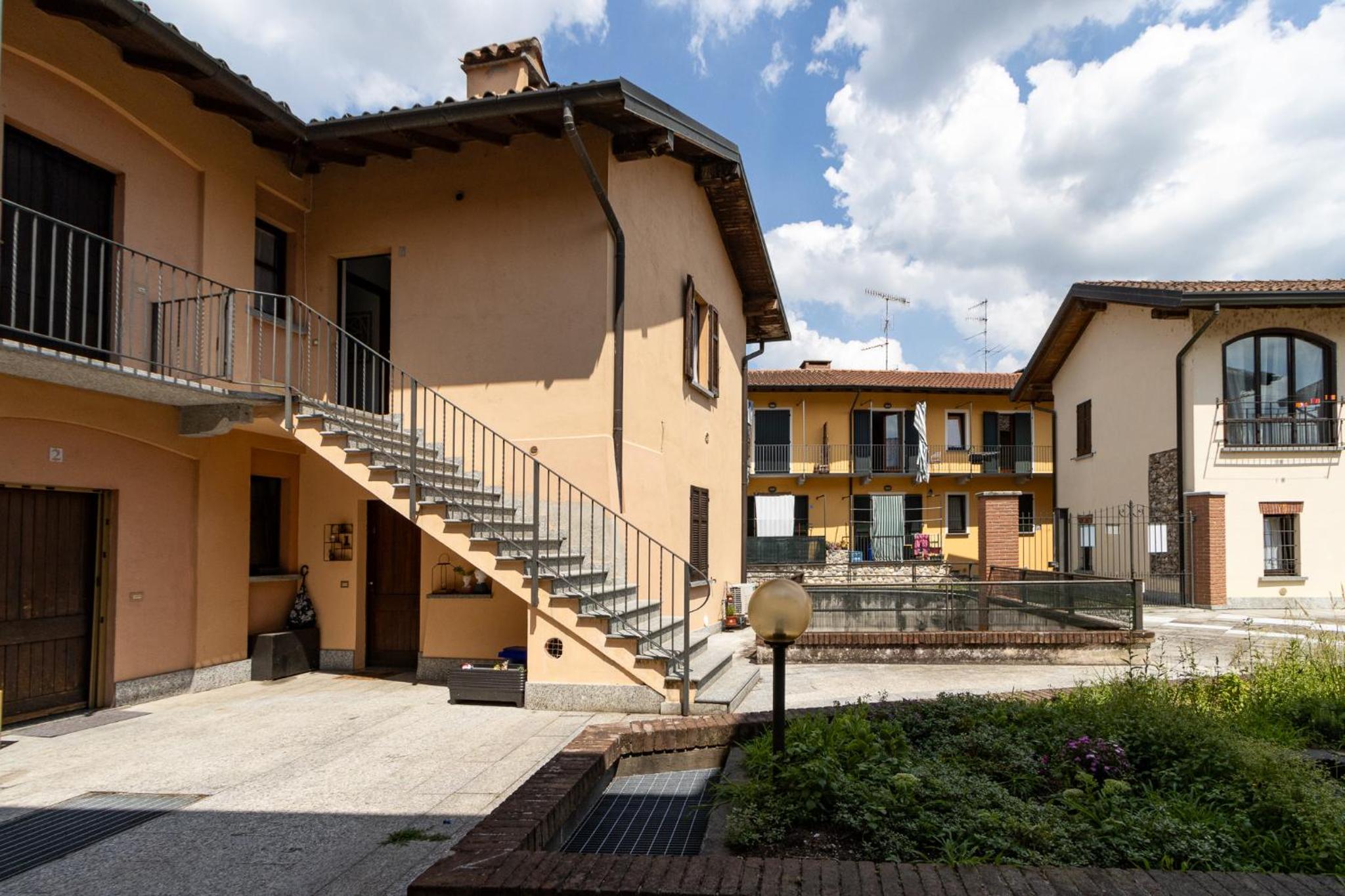 SMART FLAT - Lago Maggiore - Private Garage, Wi-Fi view 5
