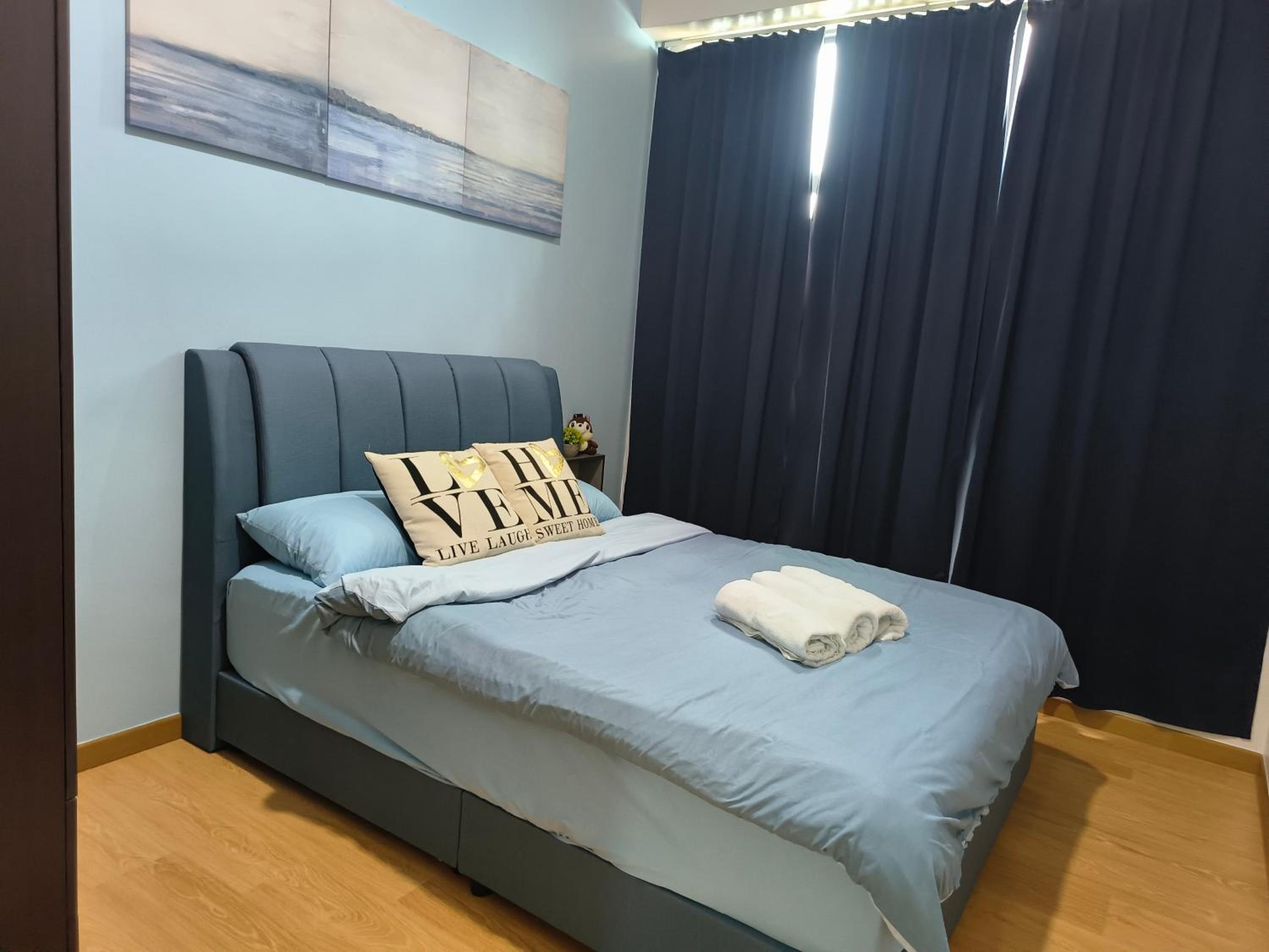 Love De Sea 4pax 850sf 2R2B Imperium Residence view 2