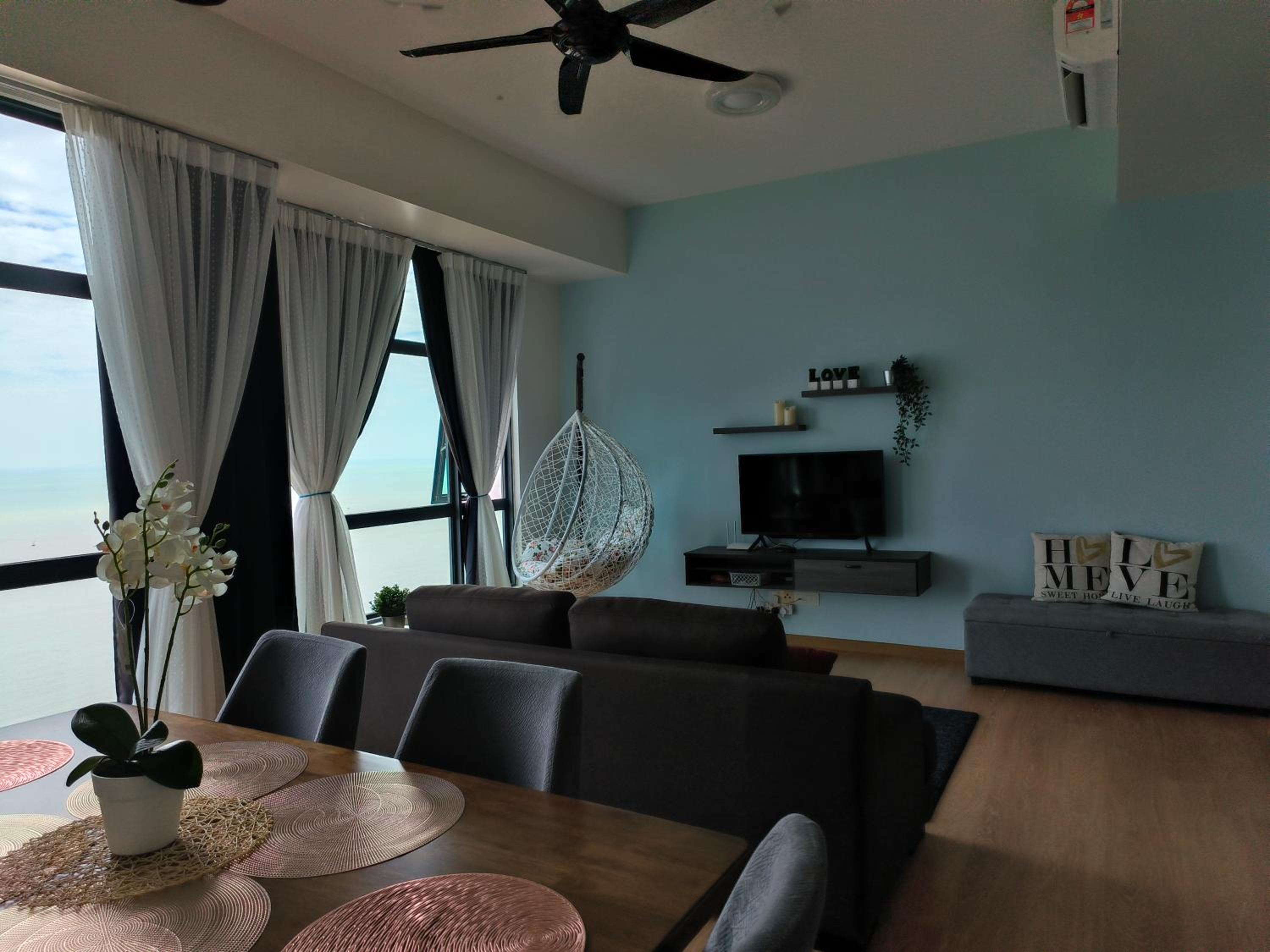 Love De Sea 4pax 850sf 2R2B Imperium Residence view 4