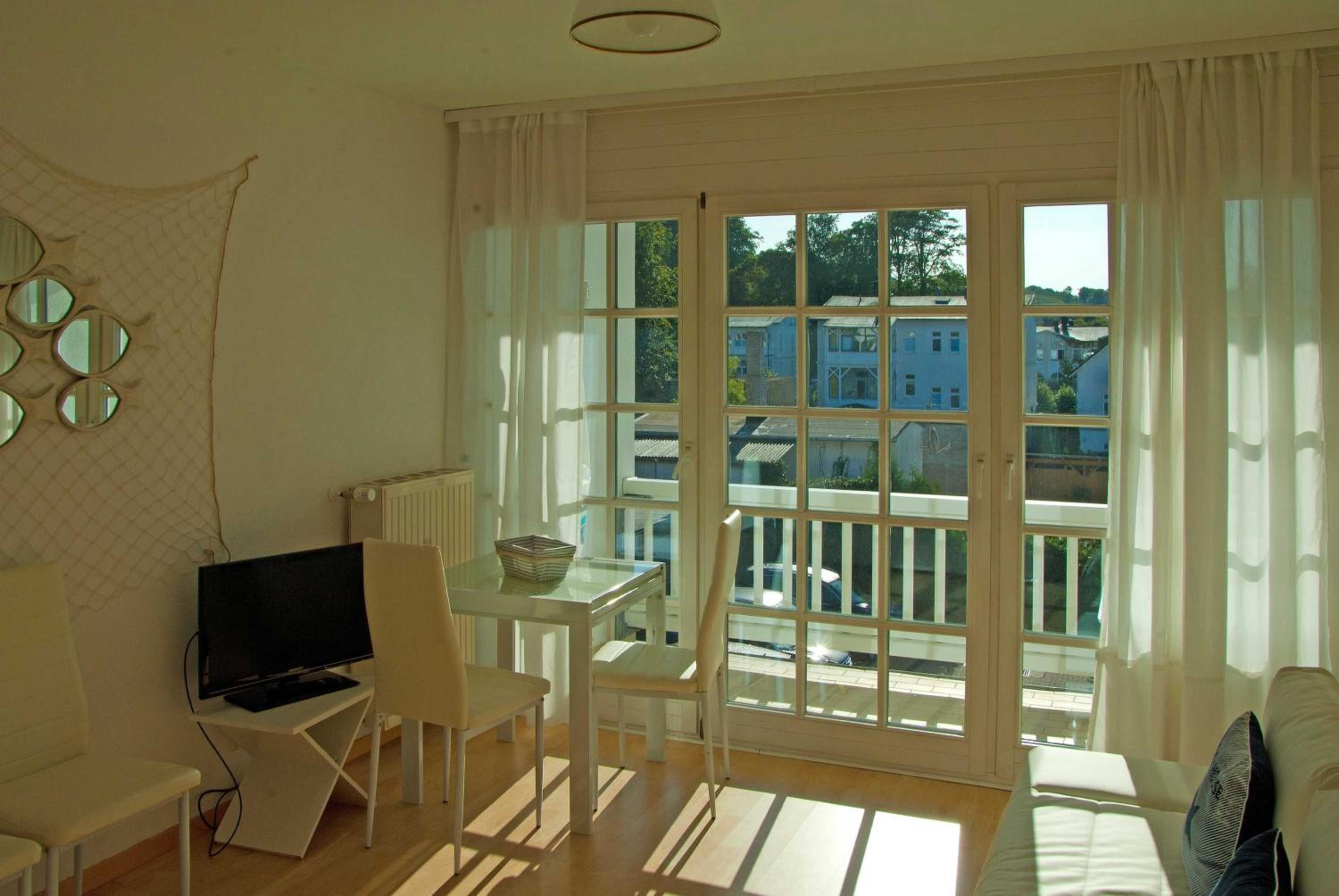 Haus Baltic 12 mit Balkon - zentrale Lage im Ostseebad Sellin view 4