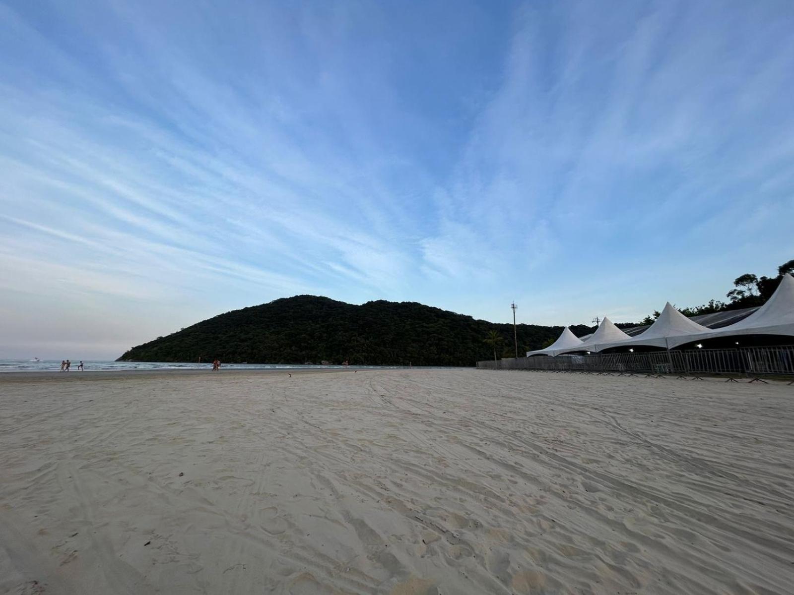 CASA ACONCHEGANTE e PERTINHO DA PRAIA