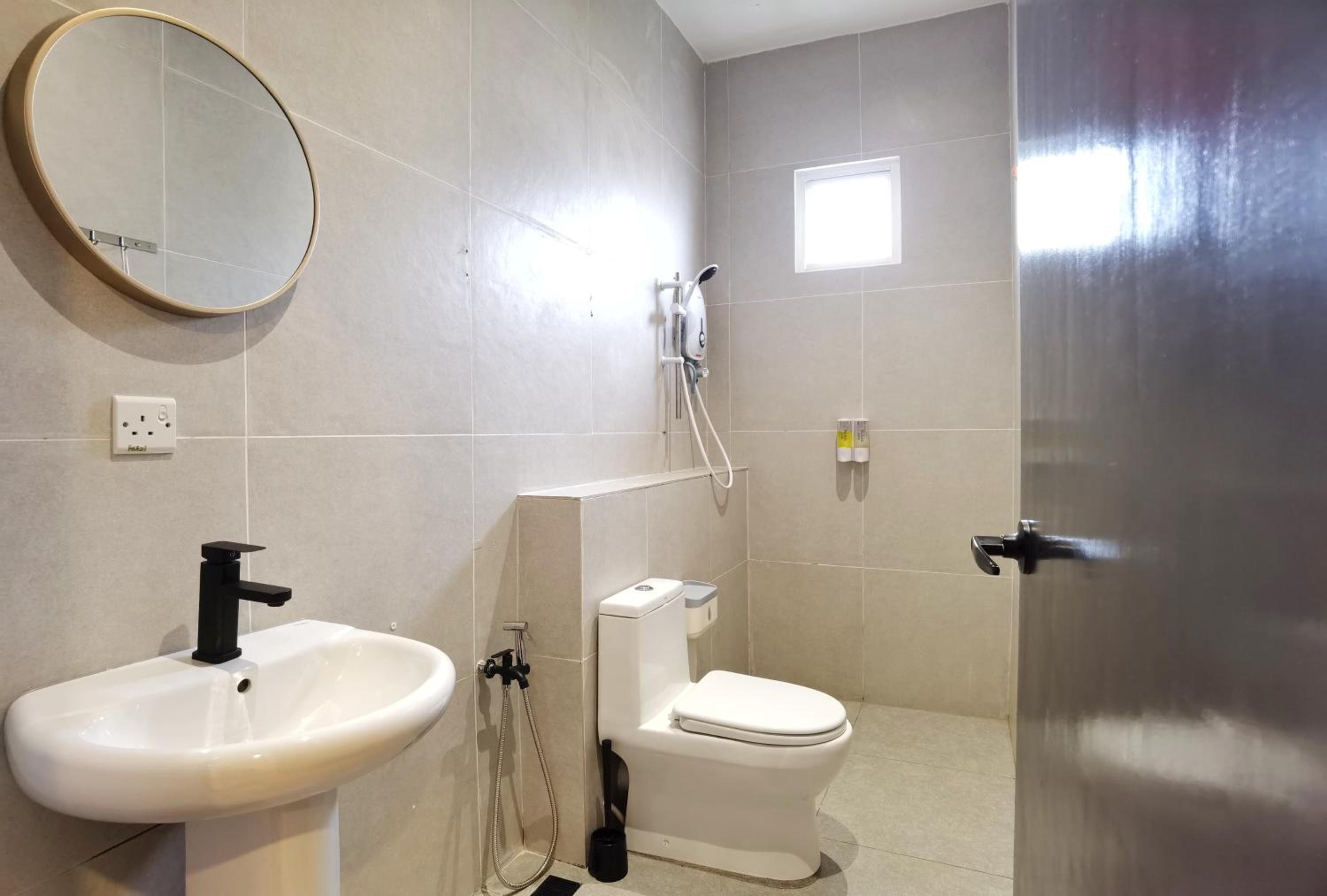 3 mins to Garden City & Kubota Jln Apas Homestay