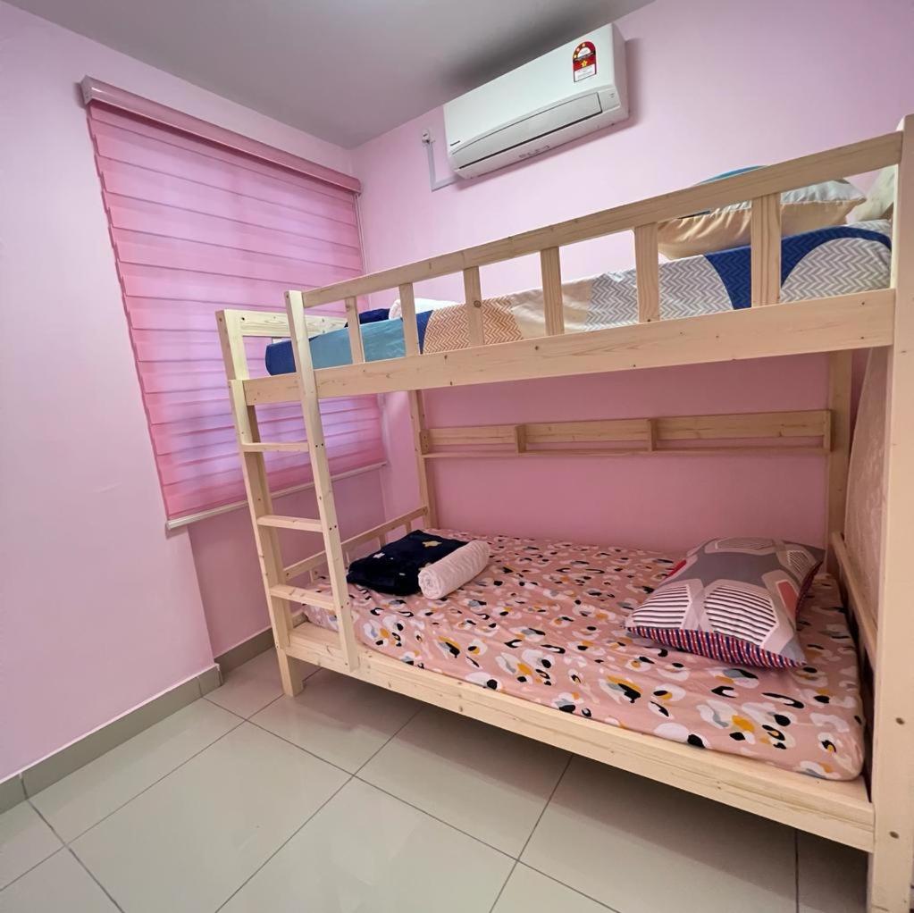 KULAI IOI MALL D'Putra Suites Near JPO Senai Airport