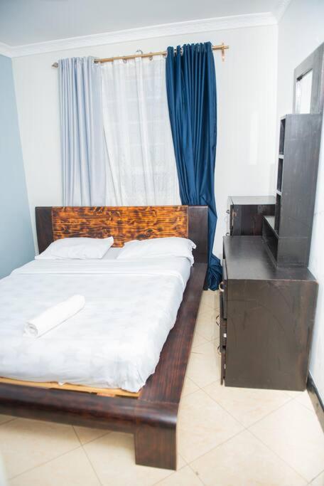 Forget your worries in this serene 5 Bedroom Villa view 4