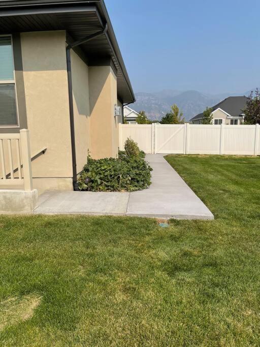 Exotic Basement apartment, fully furnished view 4