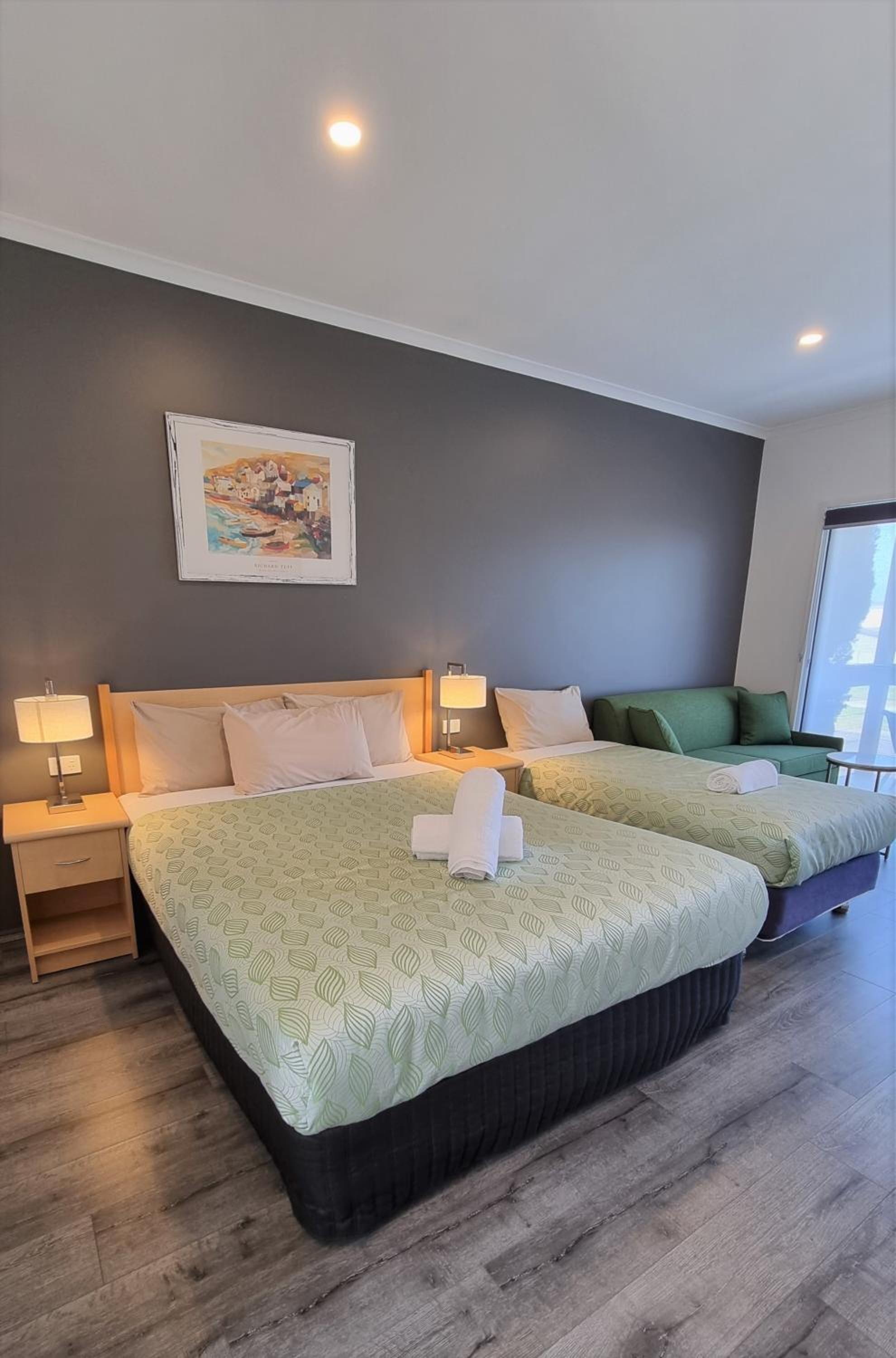 Seaview Motel & Apartments
