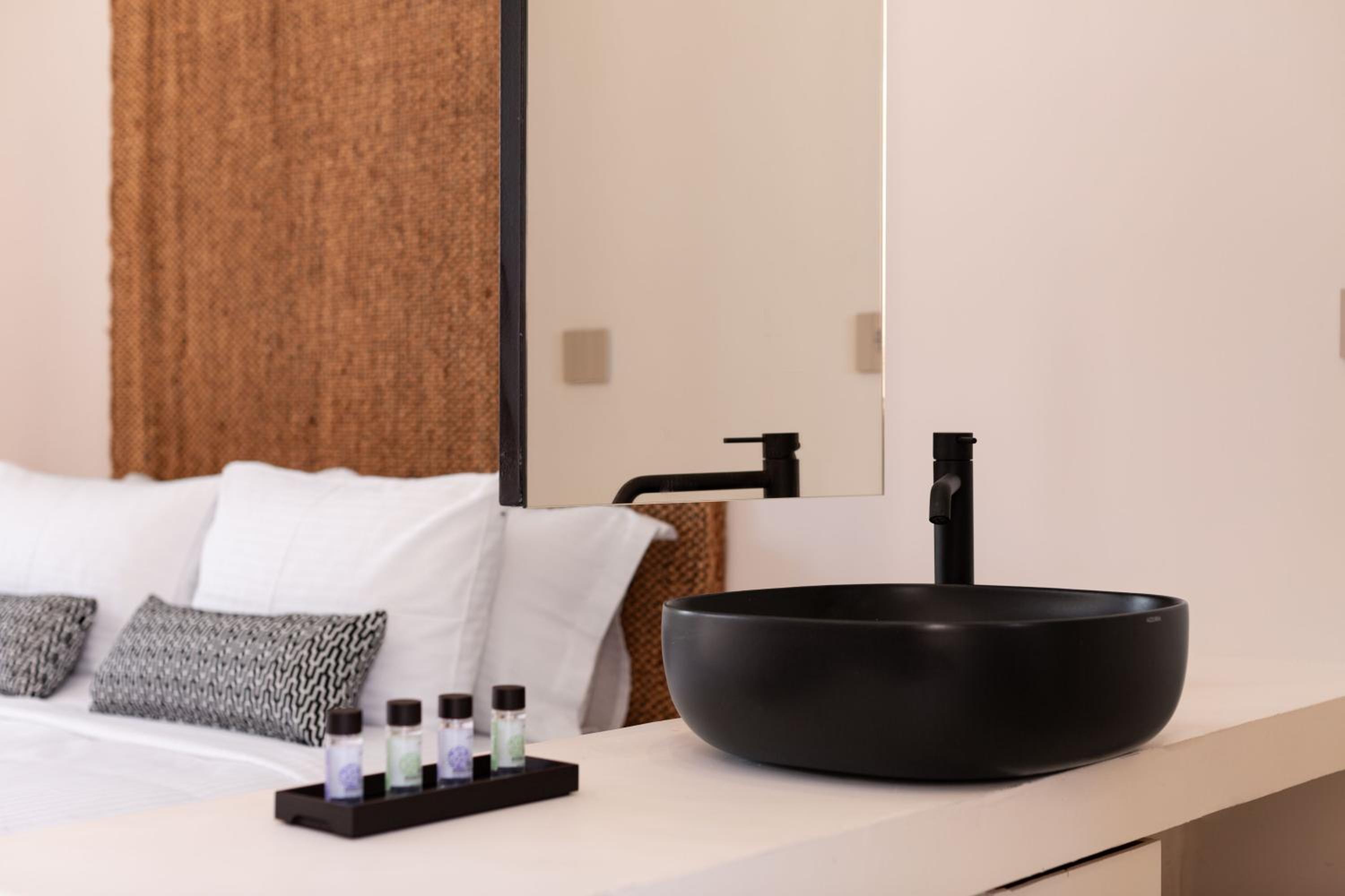 Akre Hotel - Designed for Adults